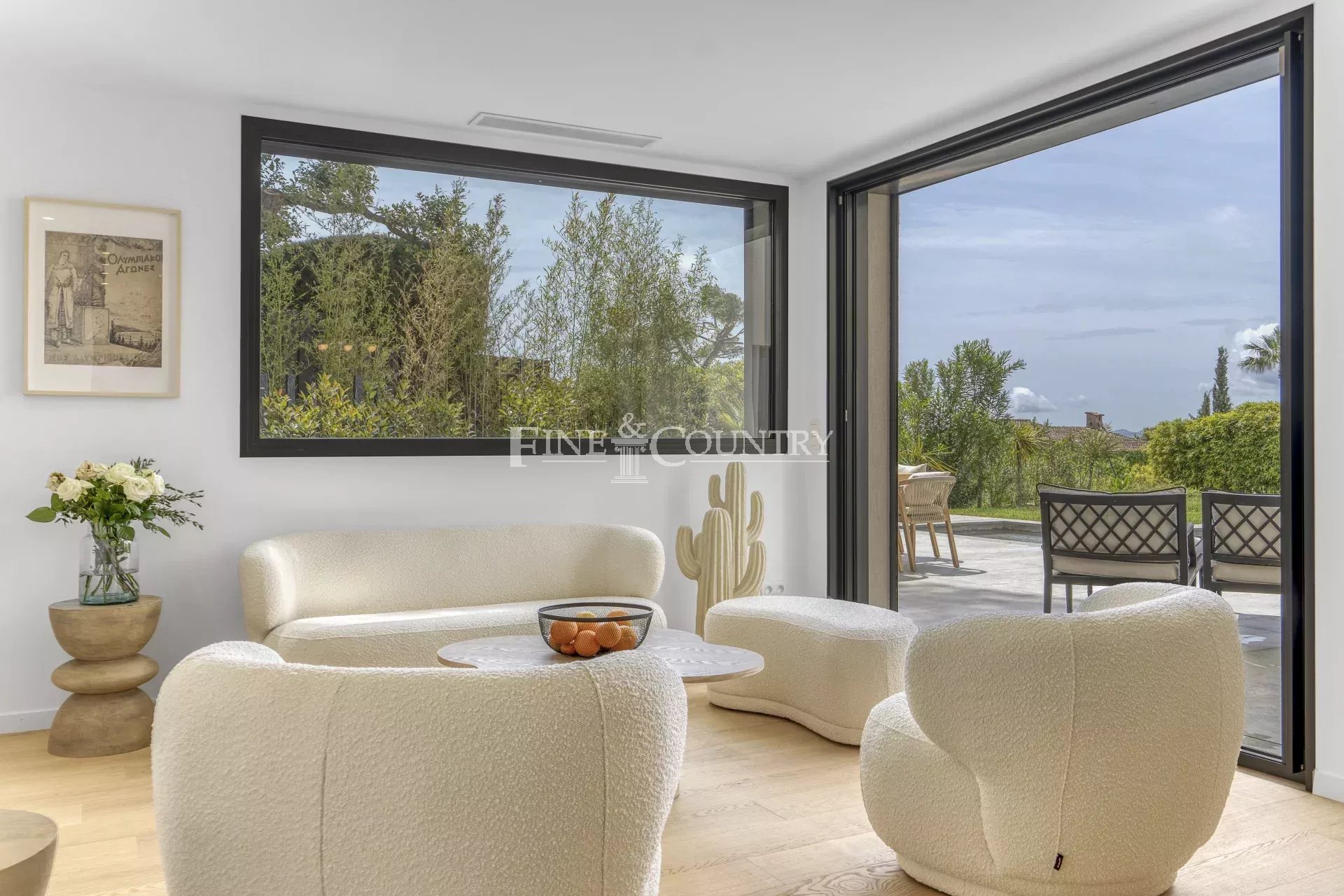 Photo of Villa for sale in Le Cannet  with sea view