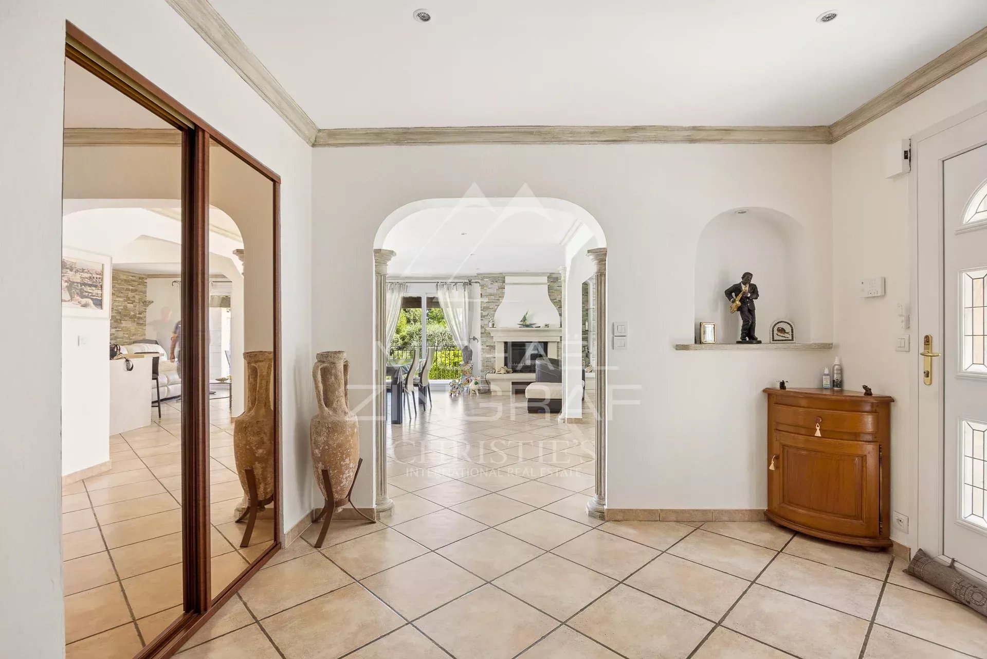5 Bedroom Villa/Townhouse's Image 7