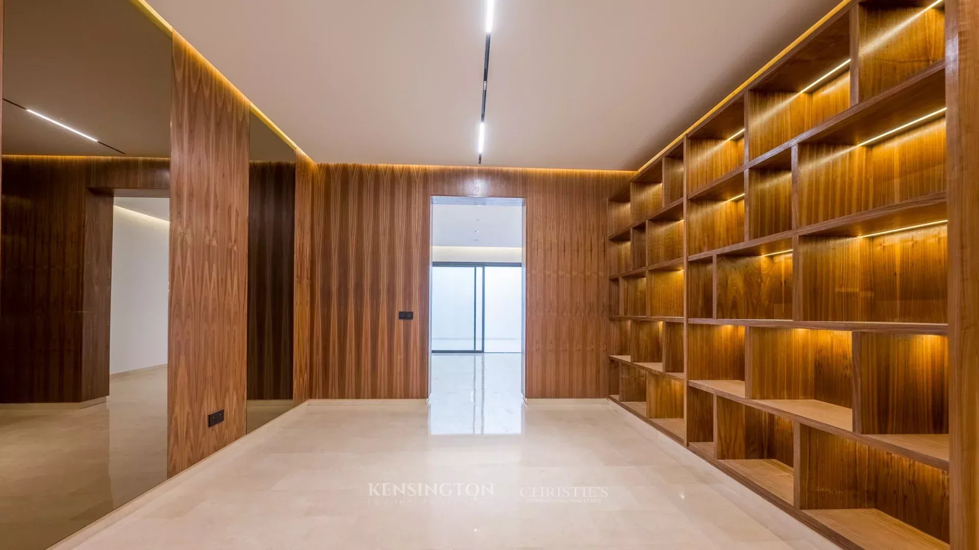 5 Bedroom Villa/Townhouse's Image 33
