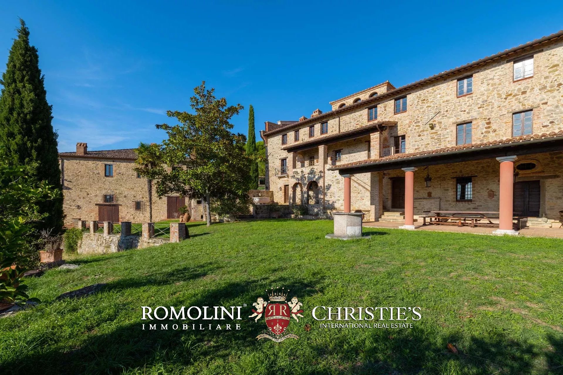 10 Bedroom Villa/Townhouse's Image 19