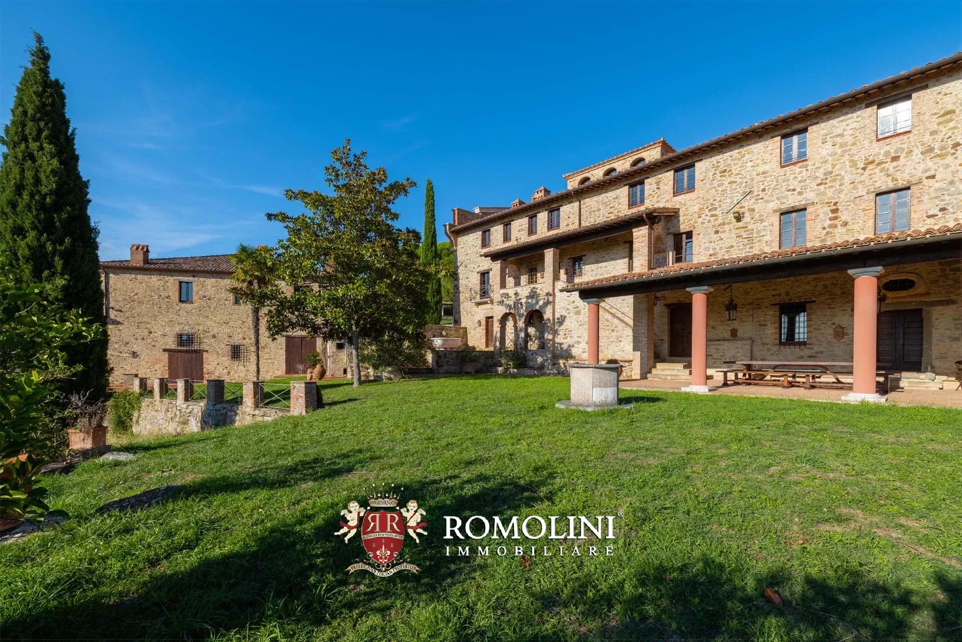 10 Bedroom Villa/Townhouse's Image 19