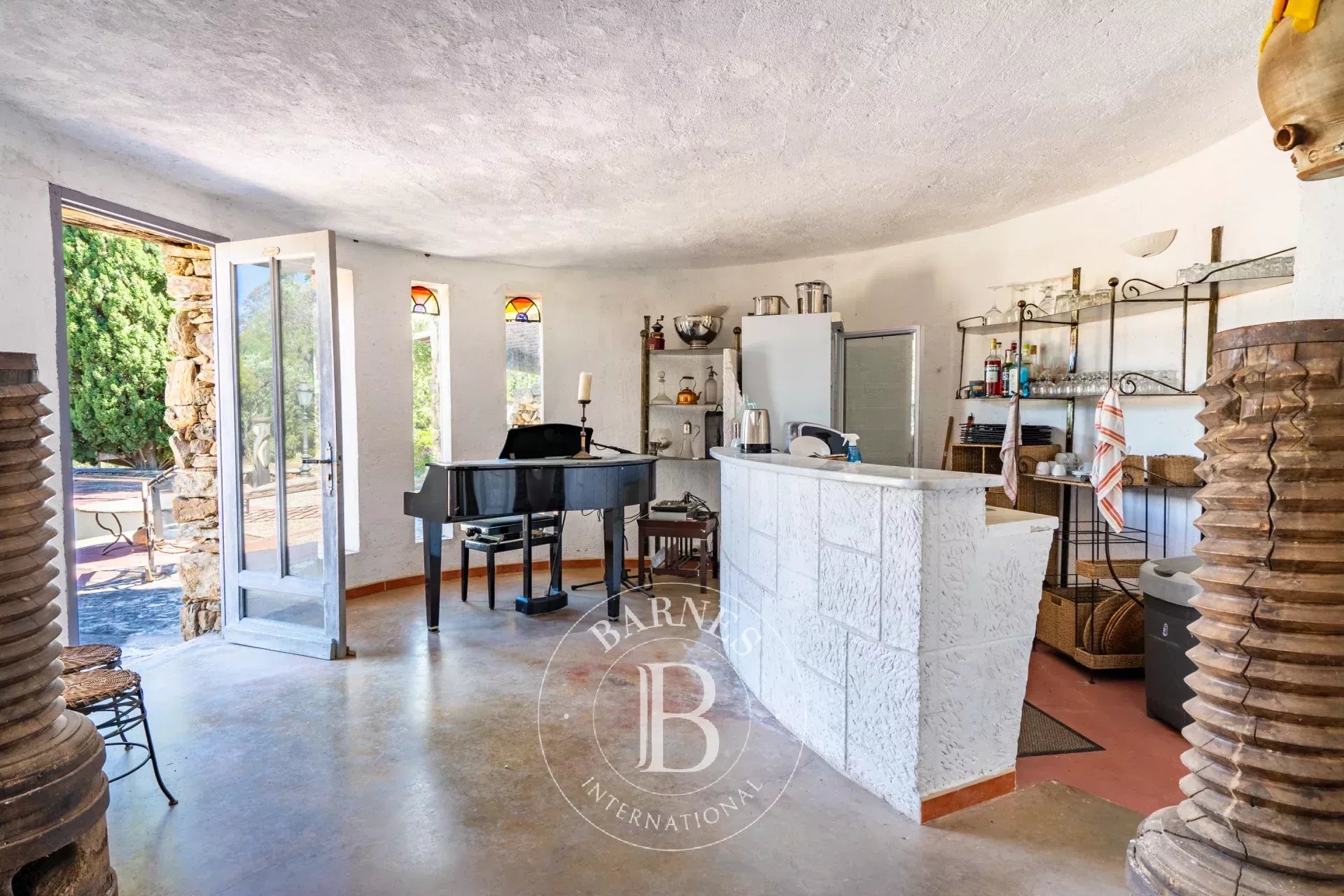 Saint-Florent, exceptional estate, 8 rooms, walking distance to beach, swimming pool, panoramic sea view - picture 12 title=