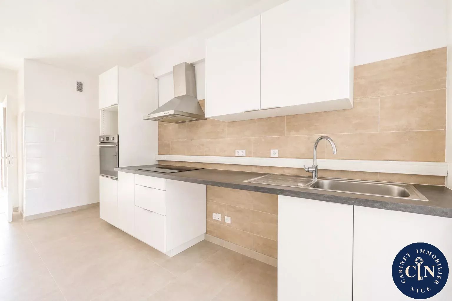 3 pièces 81 m² - Balcon apreçu mer et jardin - Mont Boron — photo 6