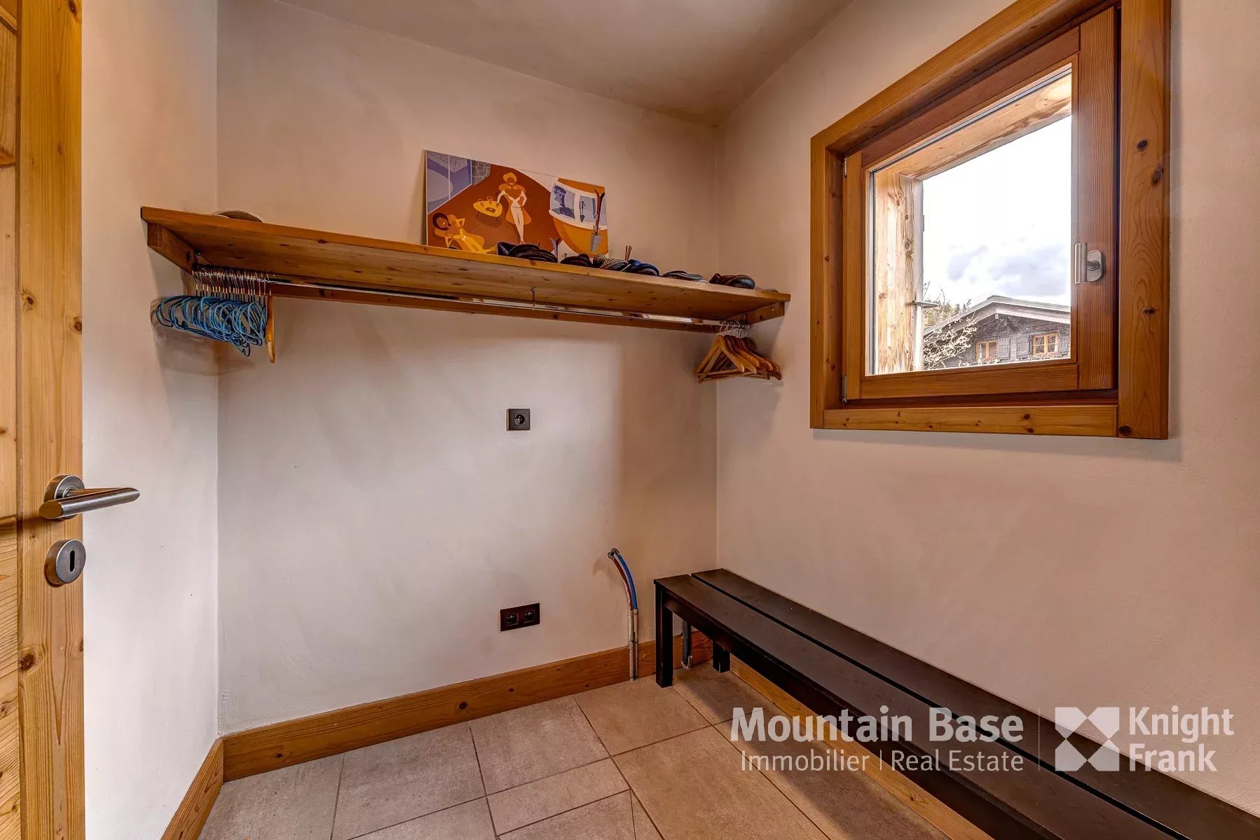 Photo of Beautifully finished 5 bedroom chalet with independent apartment in Les Houches
