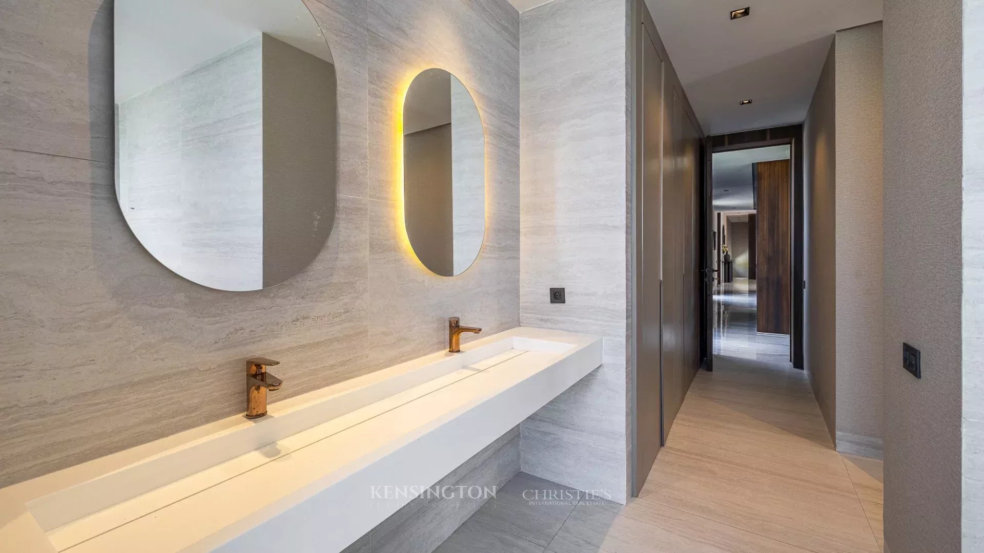 5 Bedroom Villa/Townhouse's Image 35