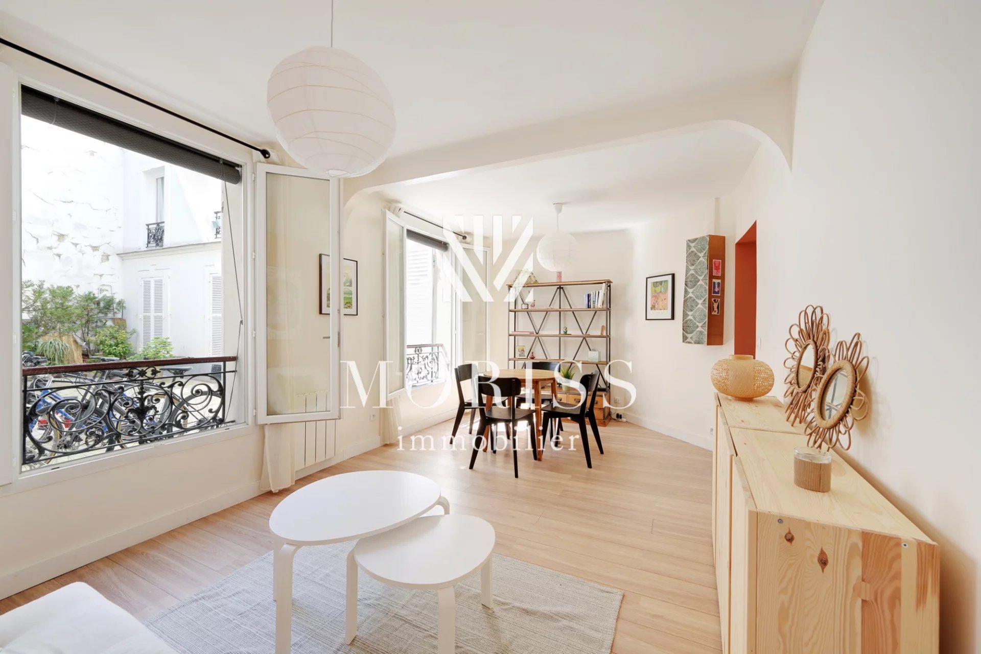 APPARTEMENT 2/3 PIECES-PARIS 18-ABBESSES - Image Array