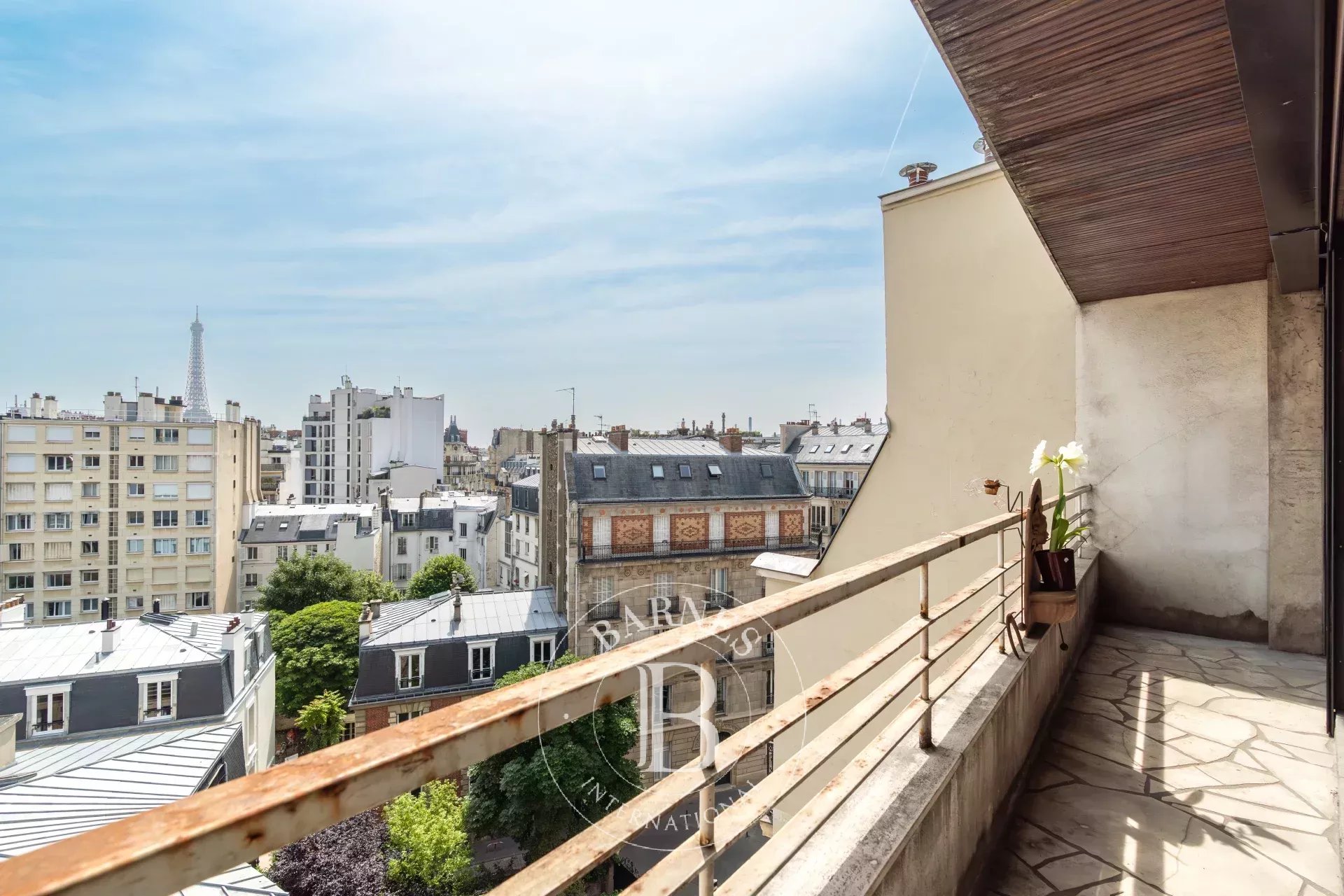 Paris 16 / LA MUETTE - 2-bed - balconies - View of the Eiffel Tower - picture 8