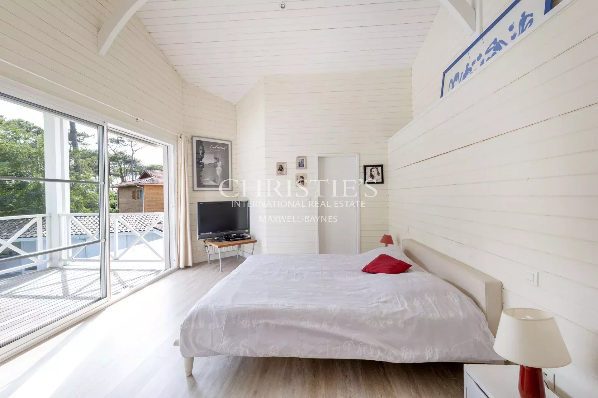 6 Bedroom Villa/Townhouse's Image 4
