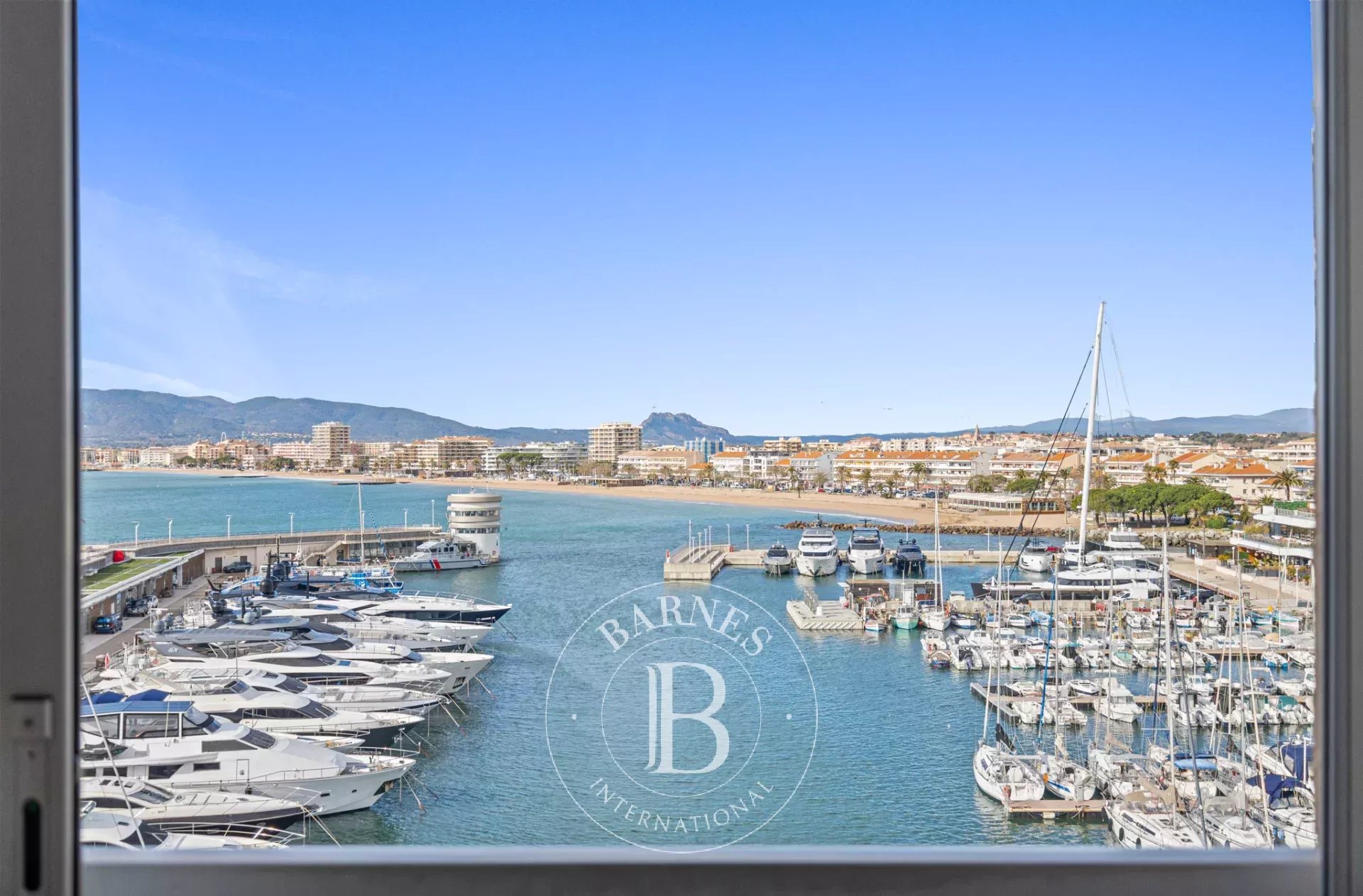 Appartement Saint-Raphaël  -  ref 86690969 (picture 2)
