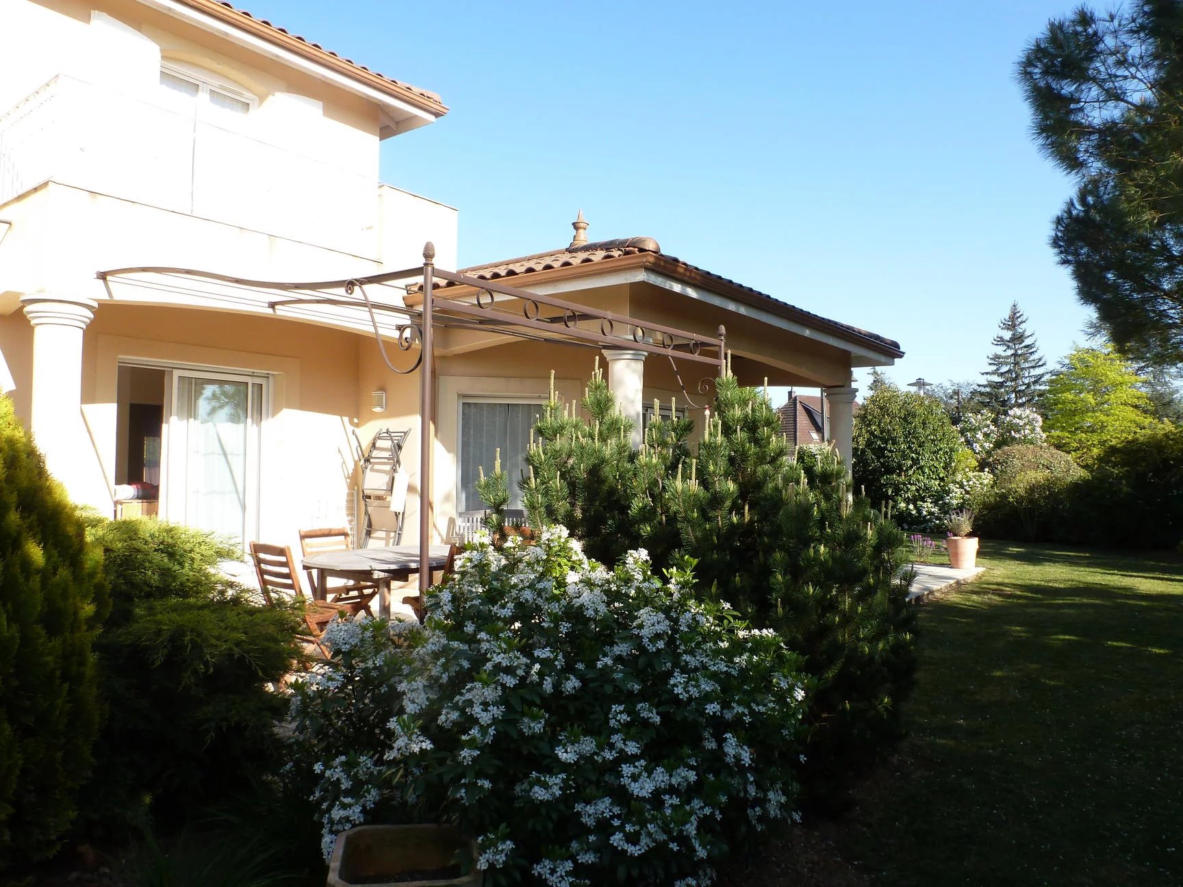 MAISON RECENTE CENTRE DARDILY LE BAS