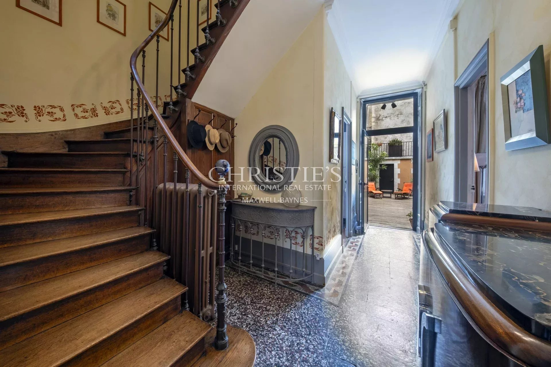 5 Bedroom Villa/Townhouse's Image 6