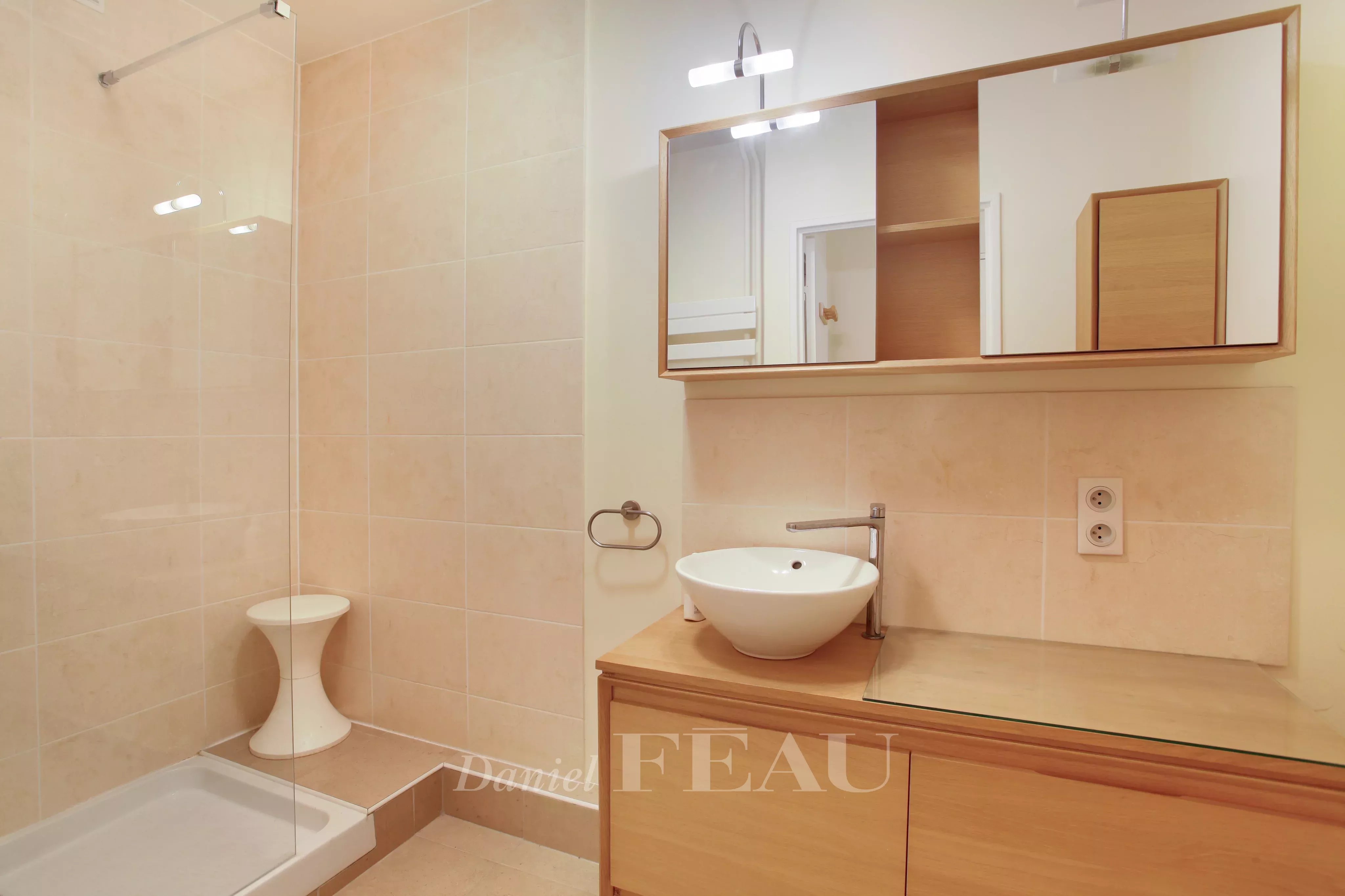 Sale Apartment Paris 13th