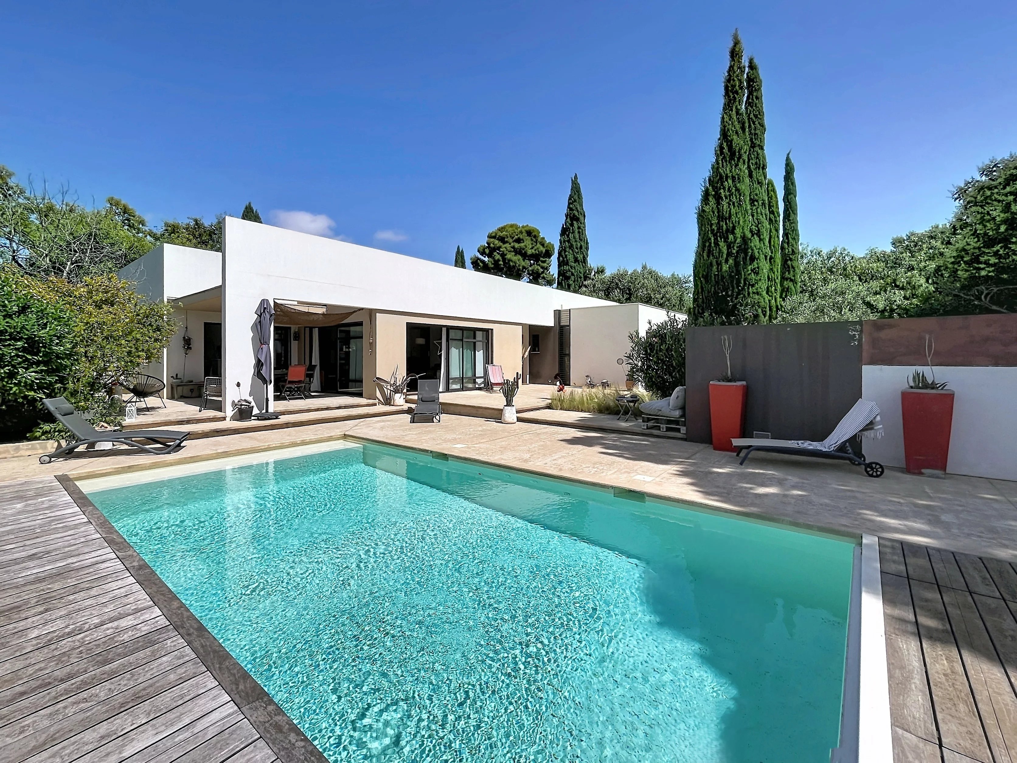 CONTEMPORARY ARCHITECT-DESIGNED VILLA, PERPIGNAN SECTOR