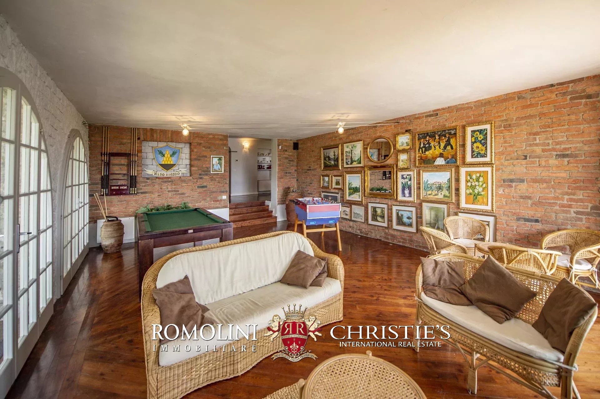 6 Bedroom Villa/Townhouse's Image 40