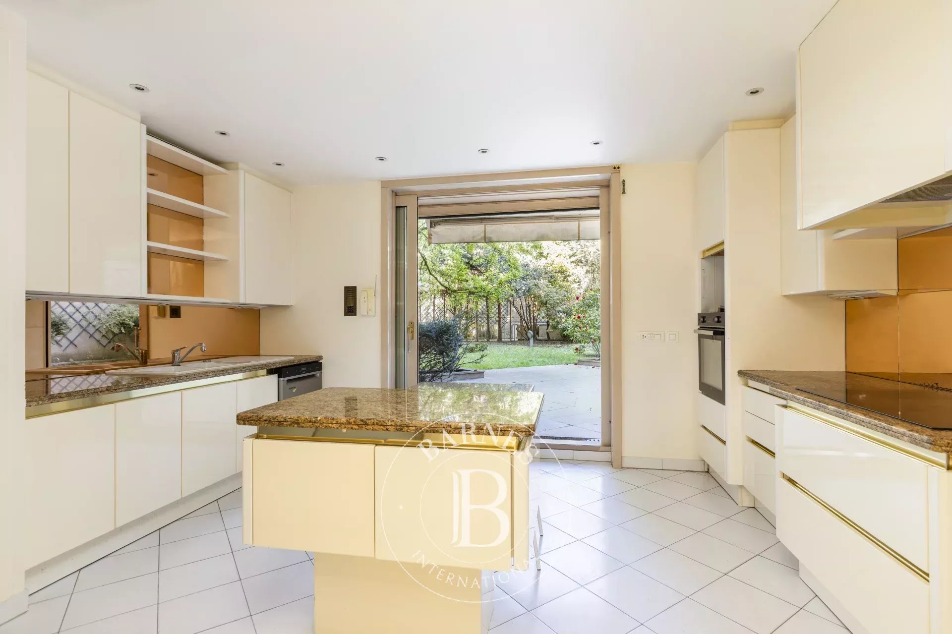 Neuilly-sur-Seine  - Appartement 6 Pi&egrave;ces 3 Chambres - picture 8