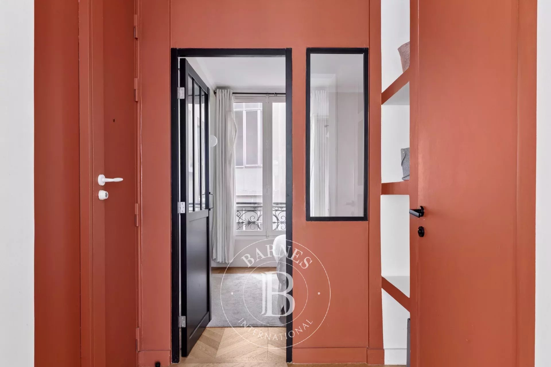 Paris 6 - Marché Saint-Germain - Fully renovated three-room apartment - Parquet, moldings, fireplace - View Saint-Sulpice - Haussmann building - picture 16