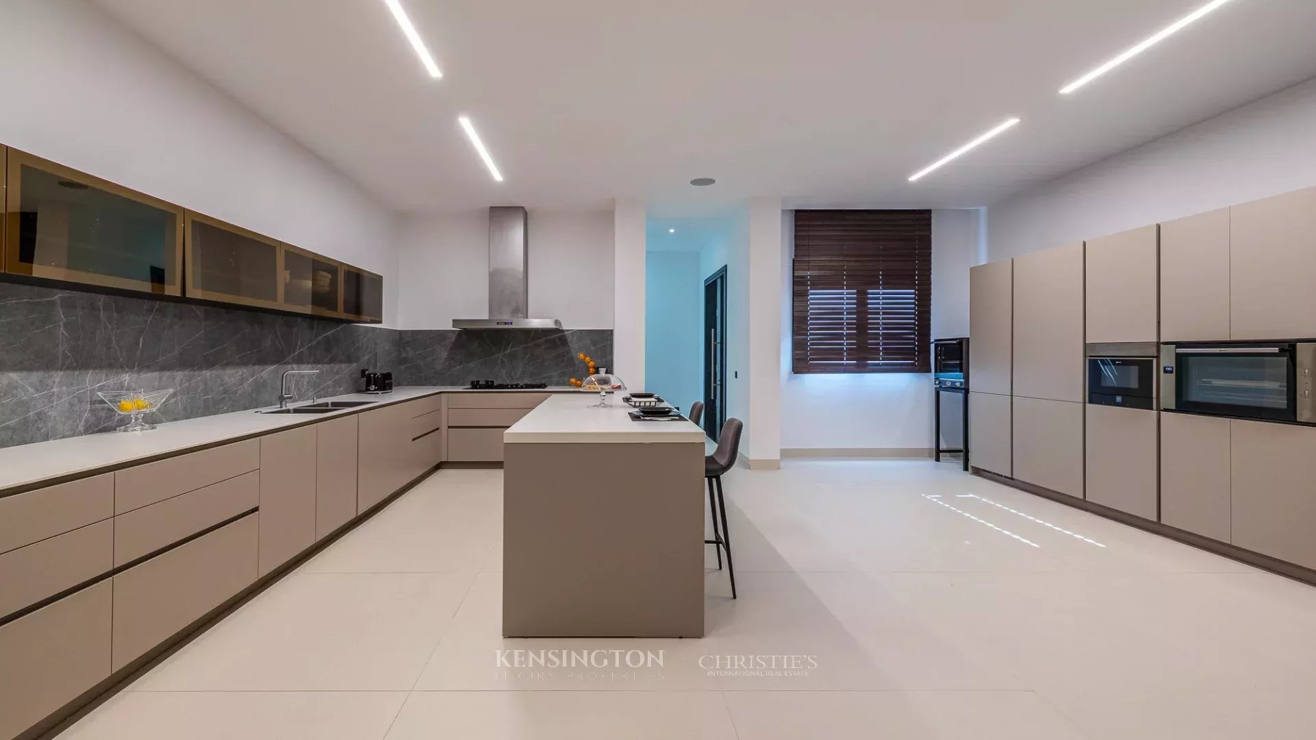 4 Bedroom Villa/Townhouse's Image 61
