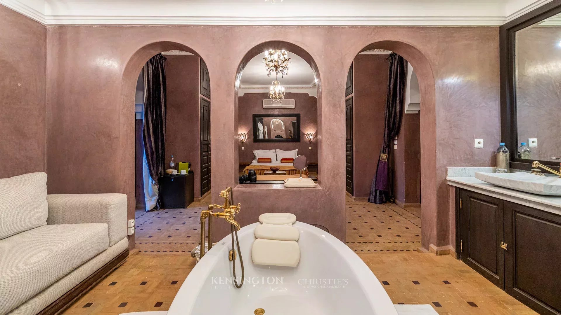 9 Bedroom Villa/Townhouse's Image 185