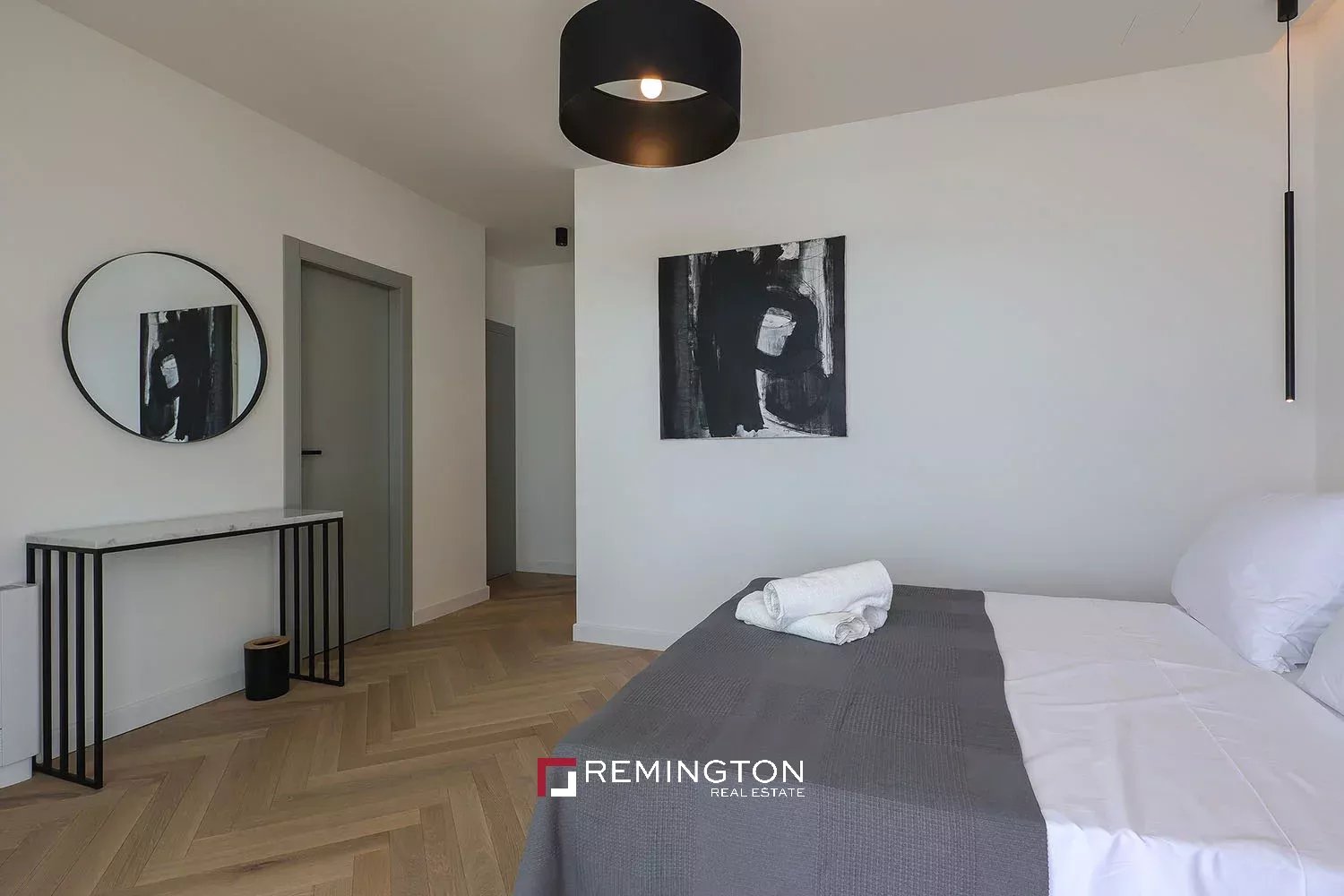 4 Bedroom Villa/Townhouse's Image 8