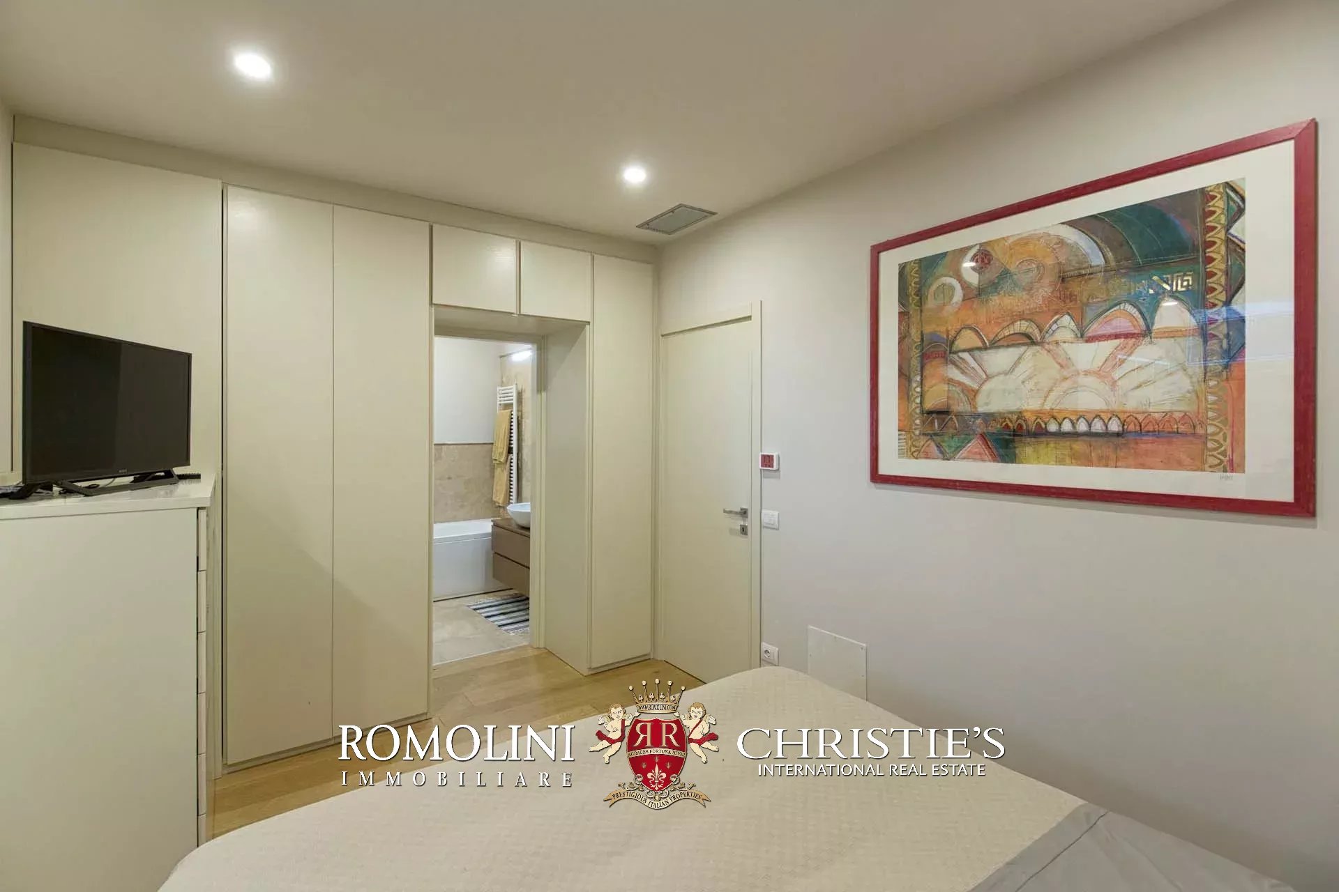 7 Bedroom Villa/Townhouse's Image 64