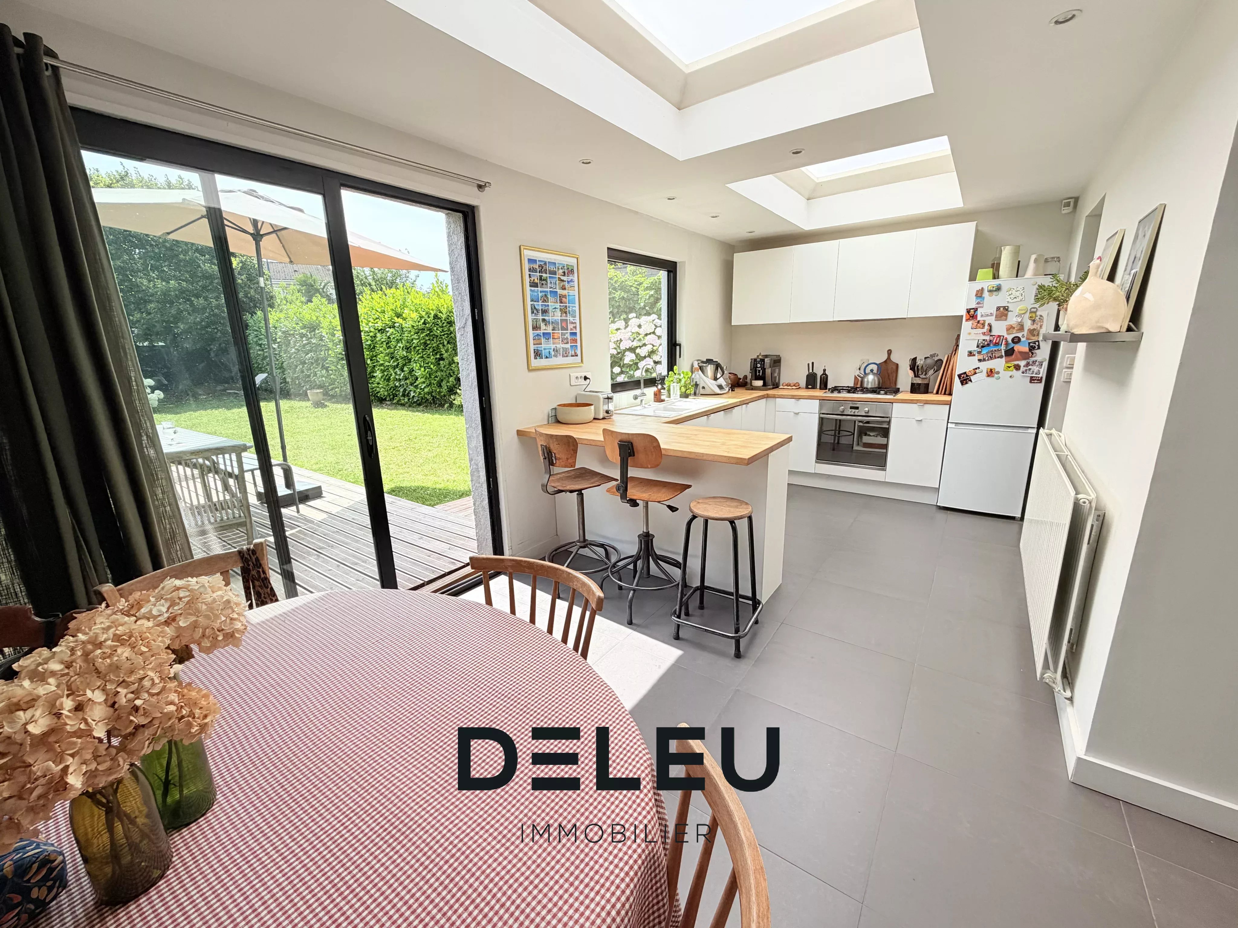 Maison semi-individuelle 102 m², 3 chambres, jardin et garage à Wasquehal