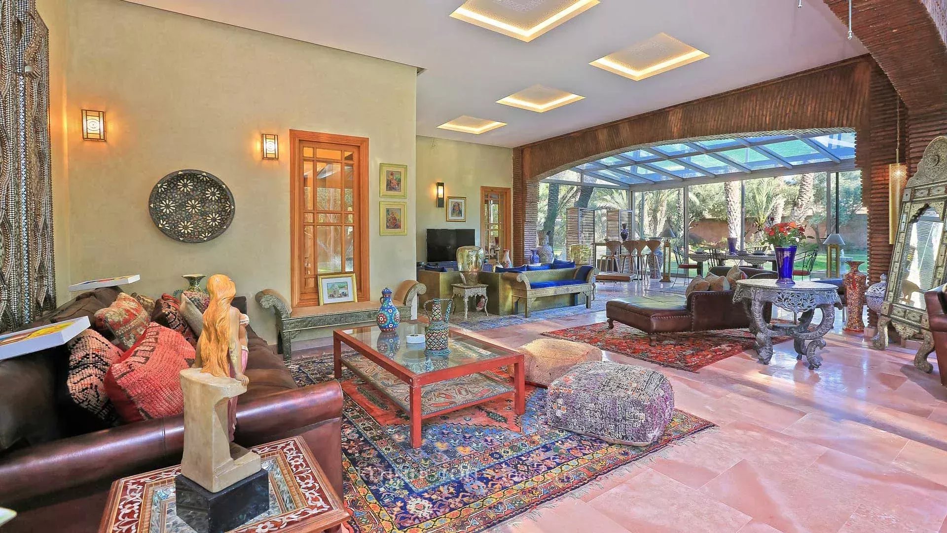 10 Bedroom Villa/Townhouse's Image 27
