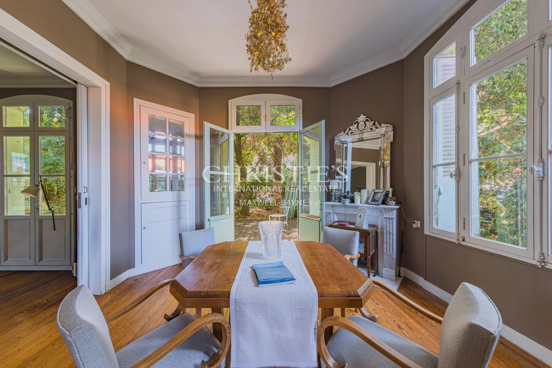 6 Bedroom Villa/Townhouse's Image 5