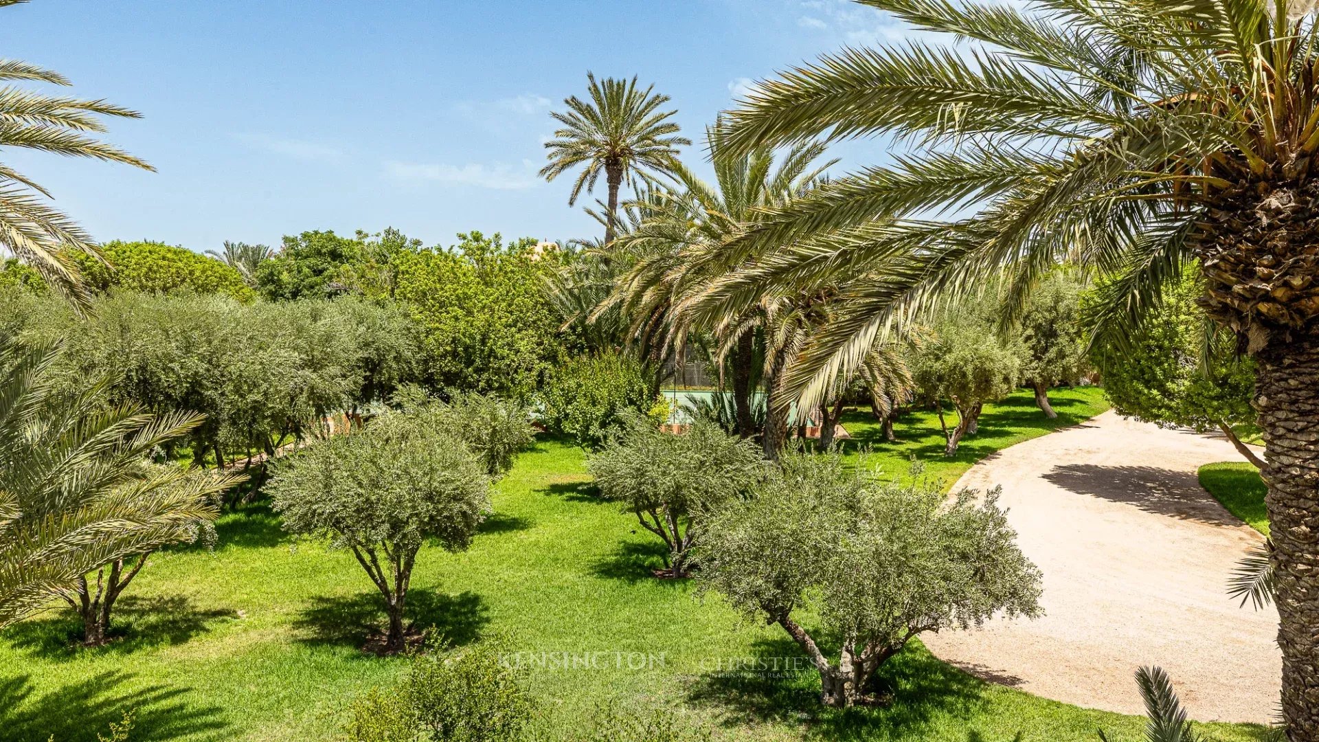 6 Bedroom Villa/Townhouse's Image 94