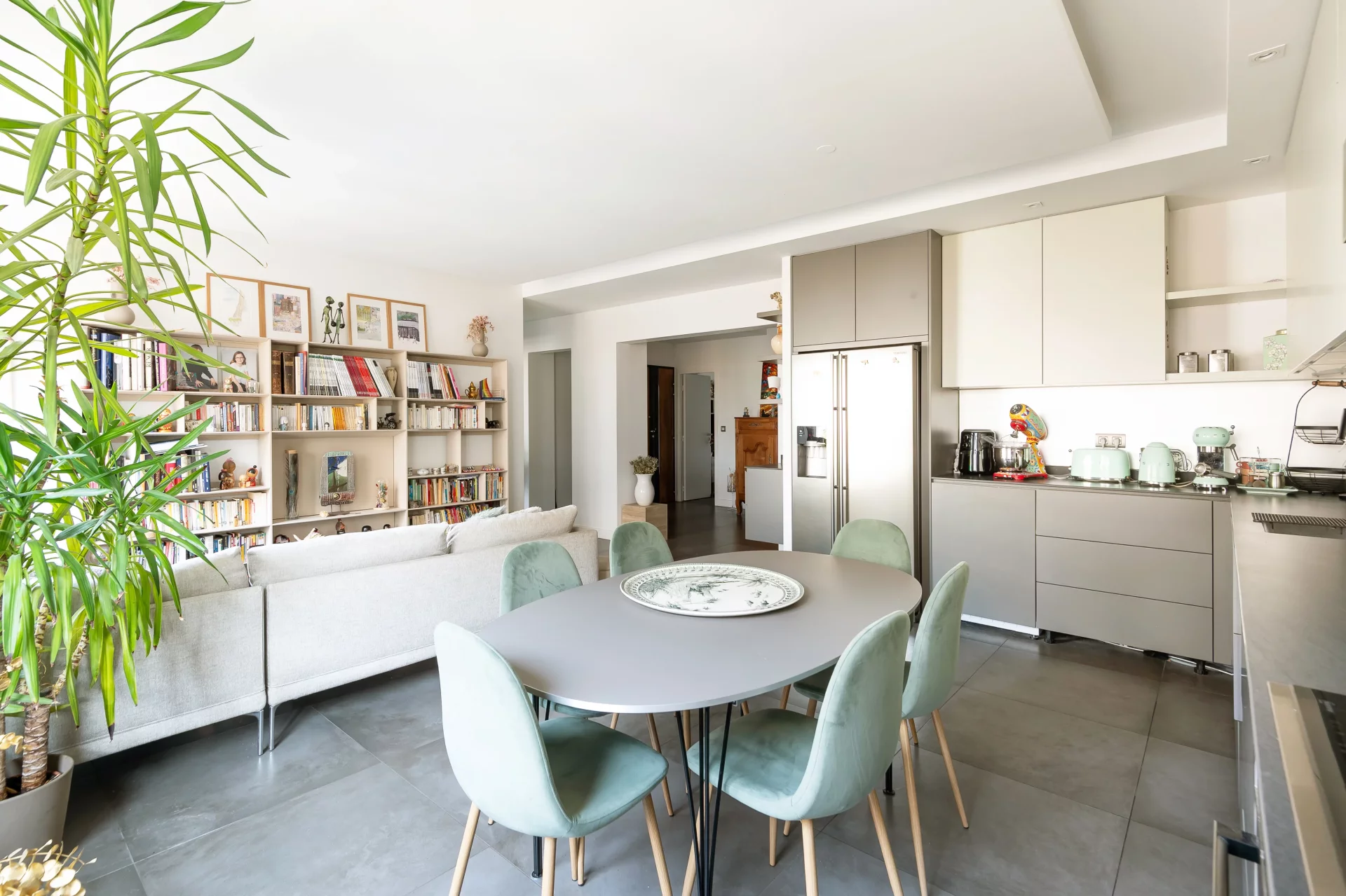 Paris 16e - PLACE VICTOR HUGO