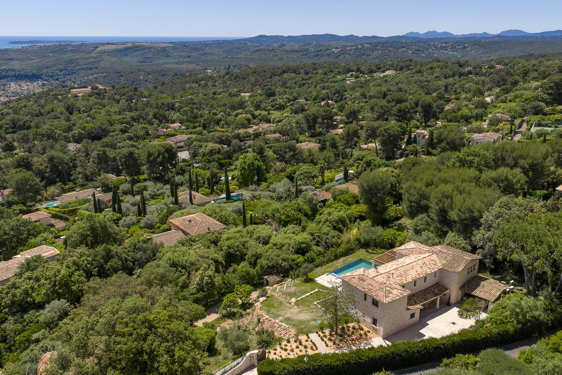 Renovated Provencal house with panoramic sea and village view