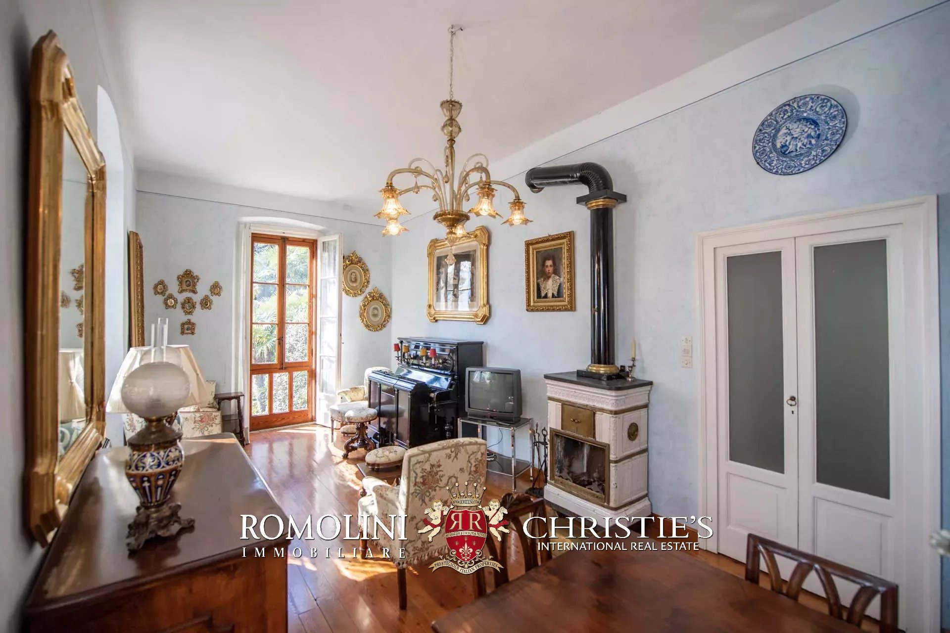 9 Bedroom Villa/Townhouse's Image 79