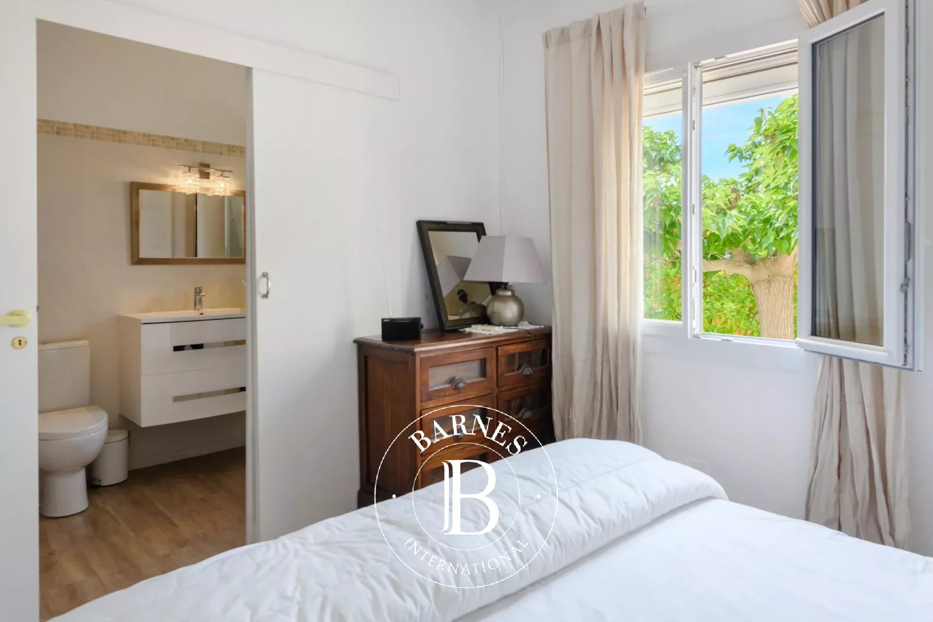 Sanary-sur-Mer  - Maison 7 Pi&egrave;ces 5 Chambres - picture 19