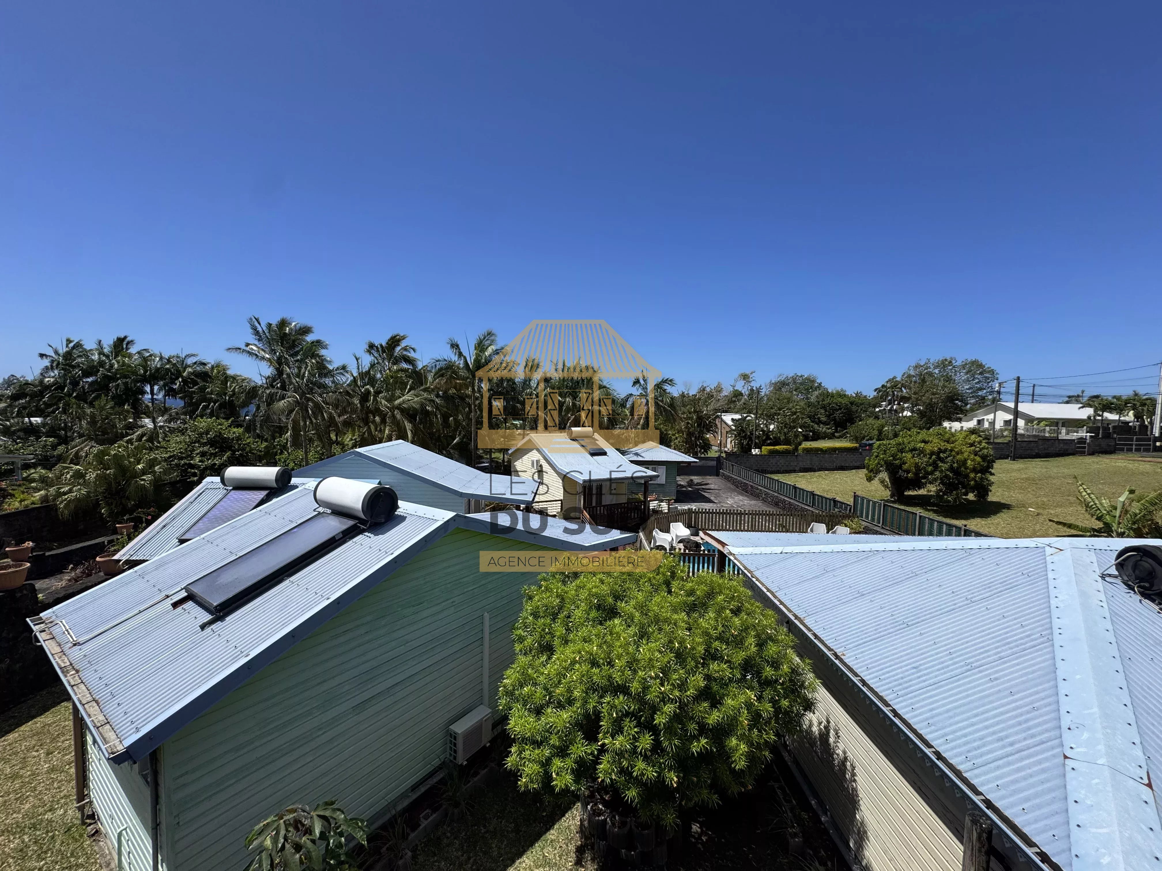 SAINT-PHILIPPE – BASSE VALLÉE – ENSEMBLE DE 5 BUNGALOWS EN LOCATION SAISONNIÈRE