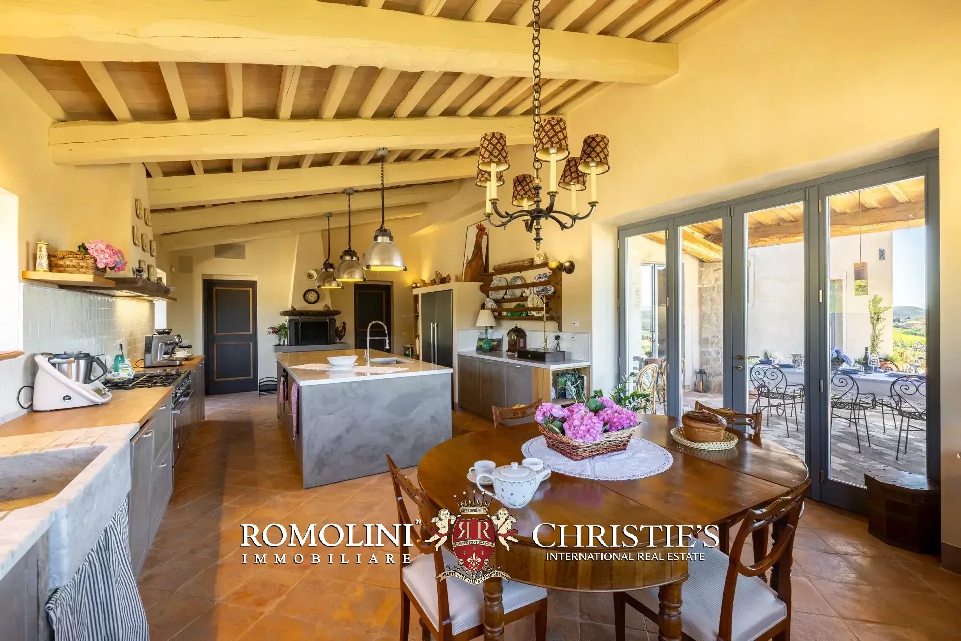 6 Bedroom Villa/Townhouse's Image 81