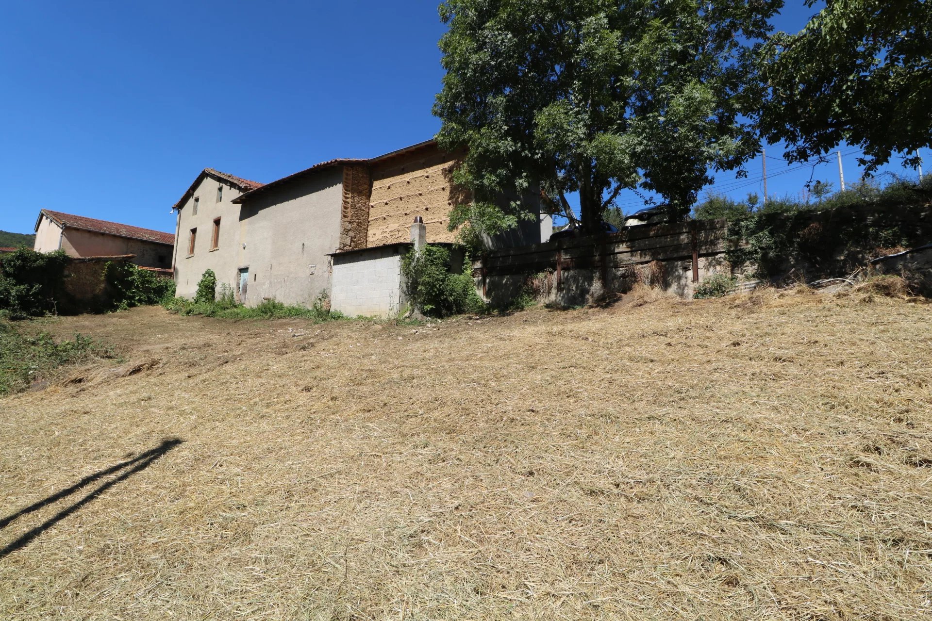 Corps de ferme sur 20 000 m² de terrain