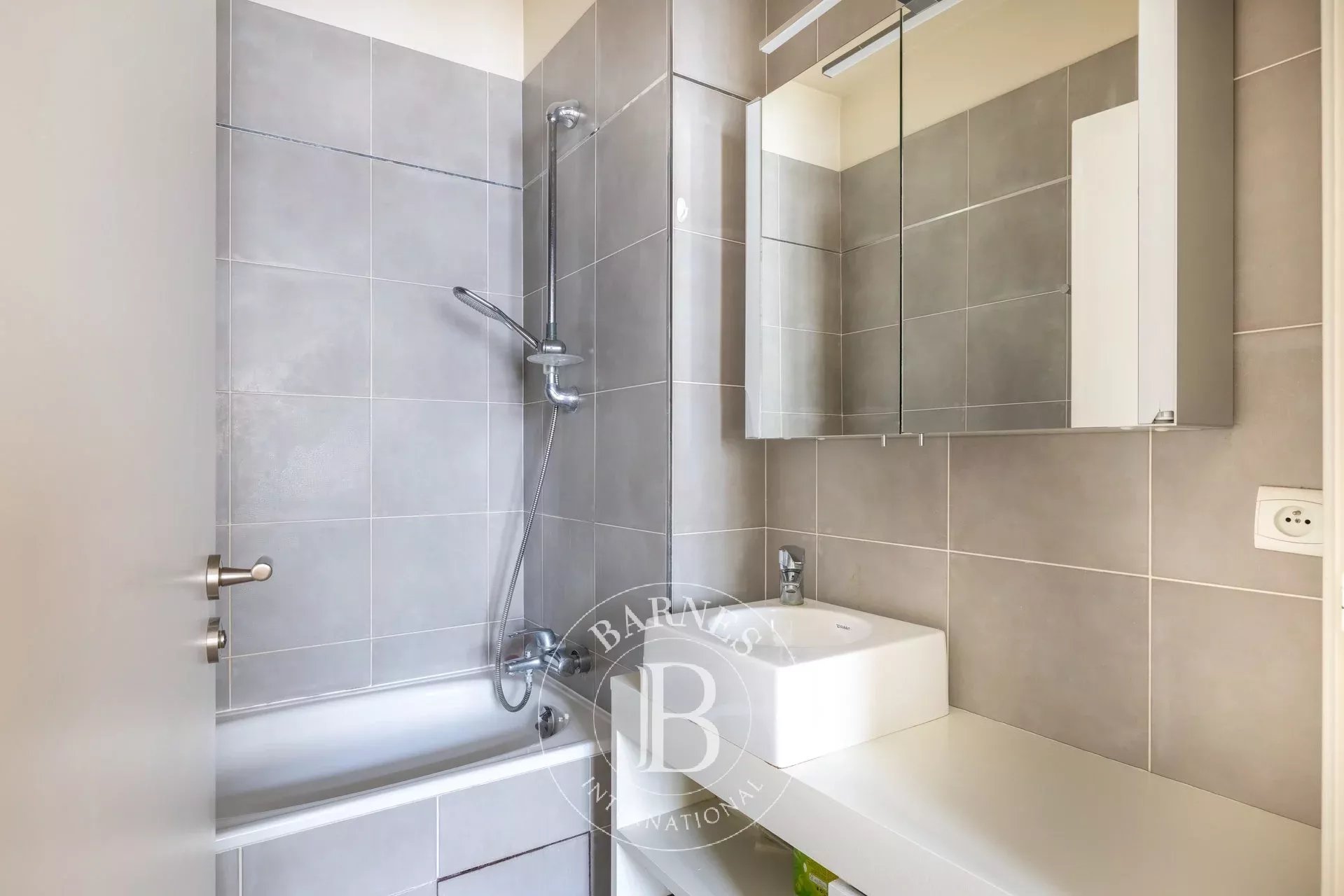 Daire Paris 3ème - picture 10