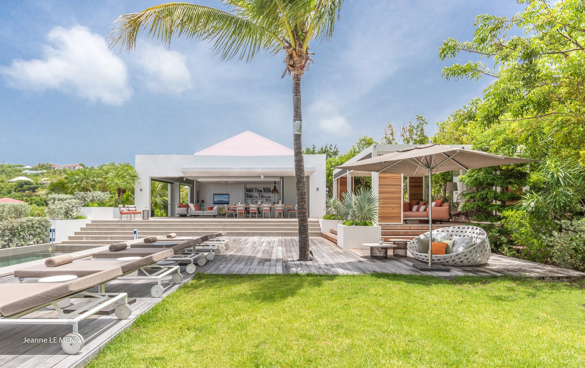 Sublime villa ultra contemporaine dominant la mer. - picture 2