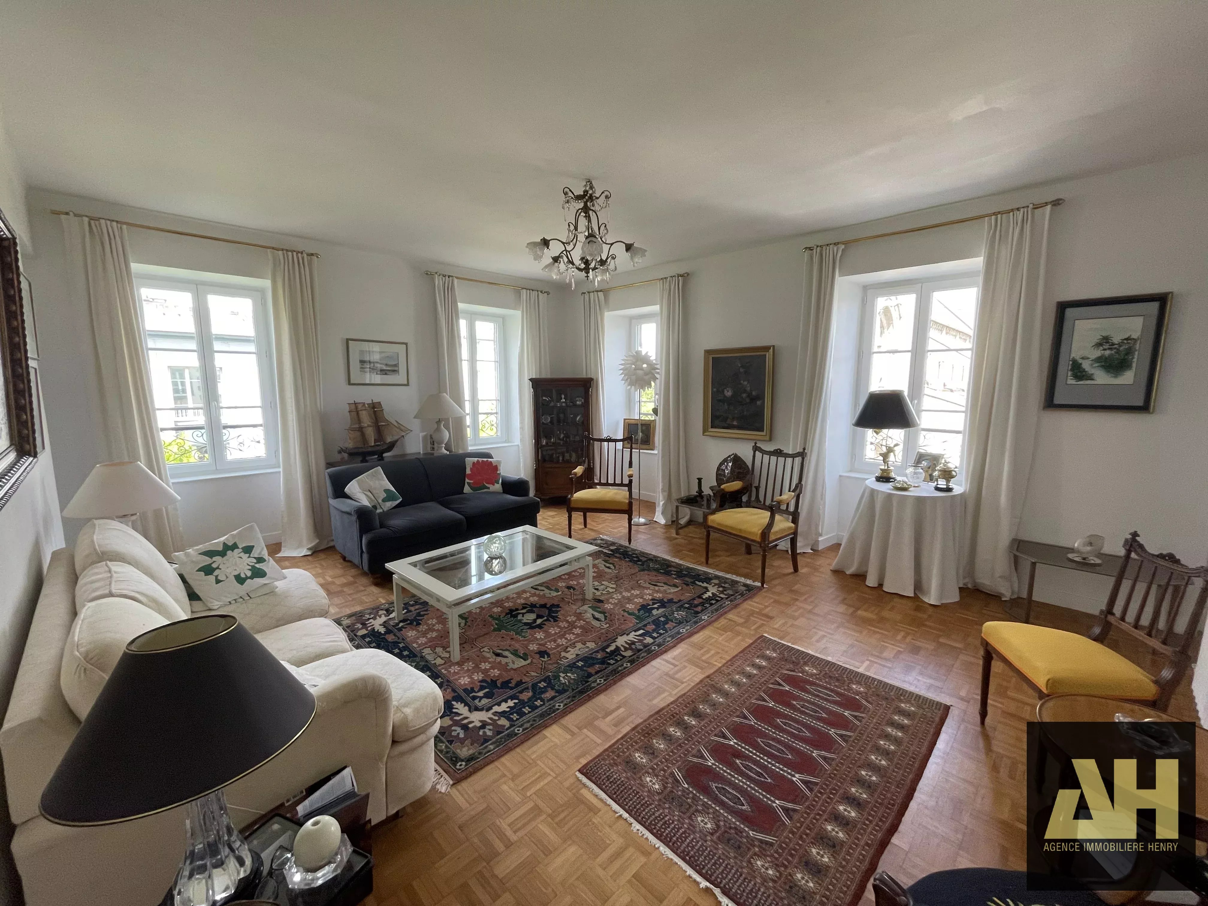 BREST SAINT-MARTIN - APPARTEMENT T5 DE 130 M² - DERNIER ETAGE - 3 CHAMBRES