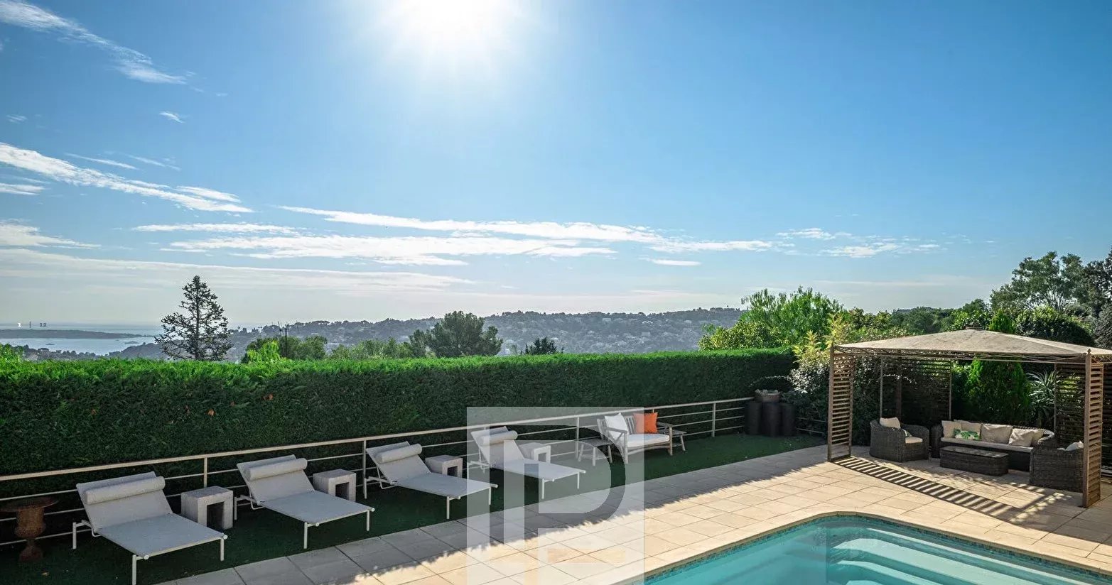 HEIGHTS OF GOLFE JUAN - SEA VIEW