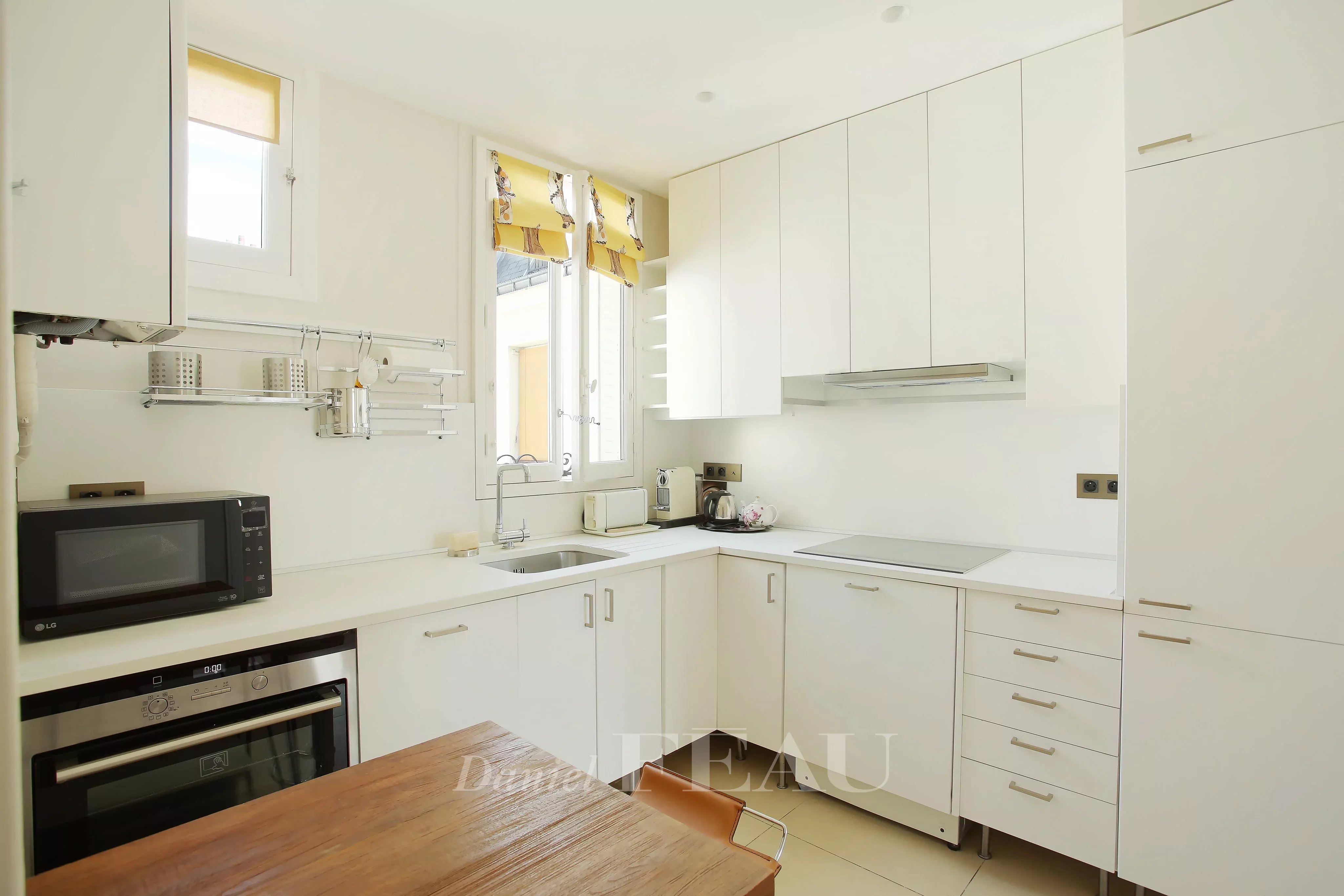 Kitchen Stainless steel Tile