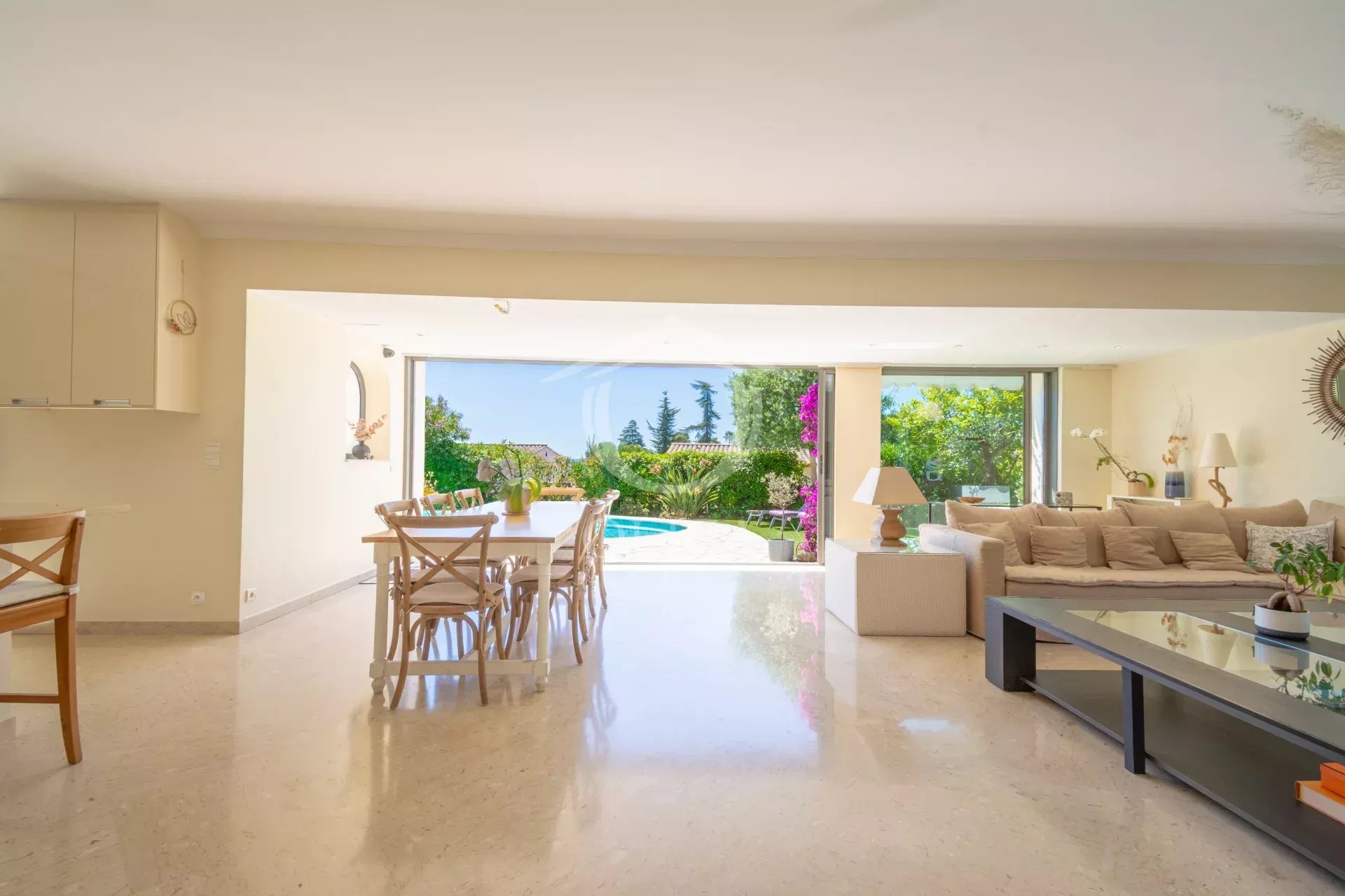 Villa - Estate in the hills above Vaugrenier