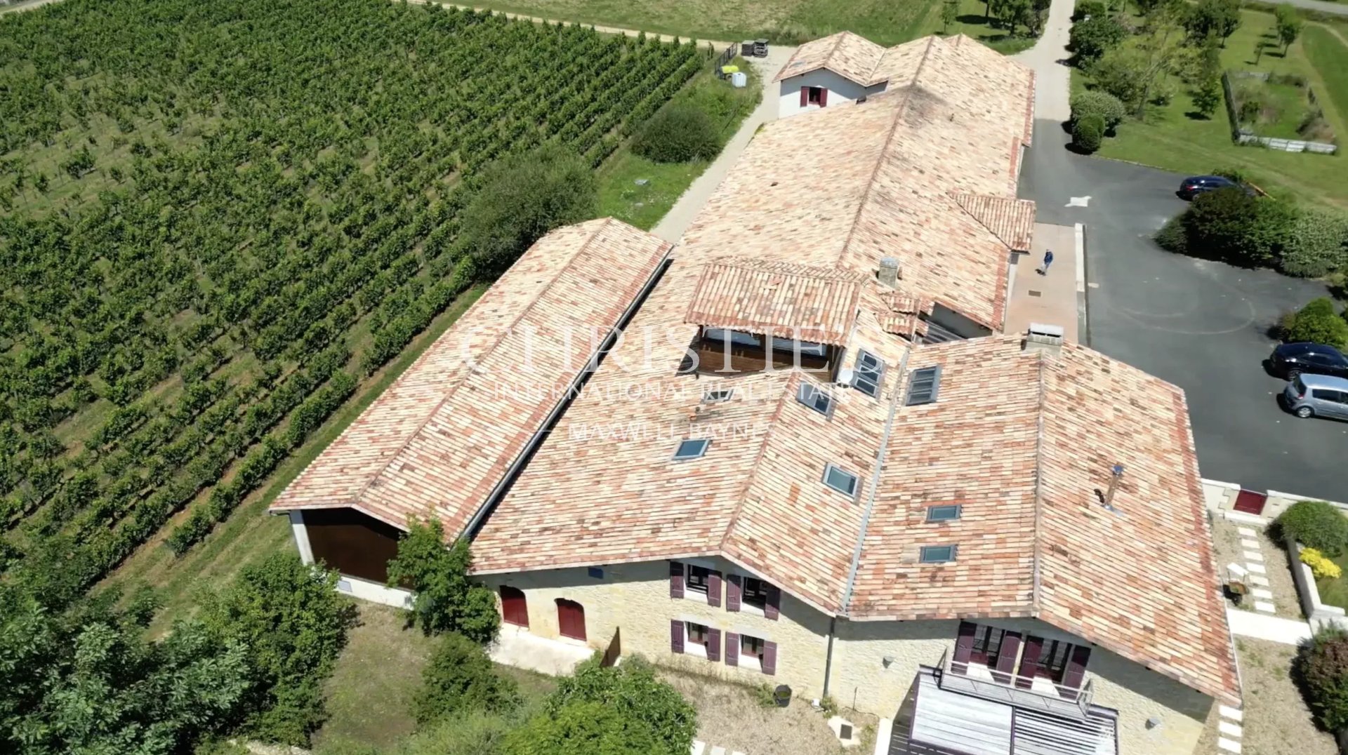 3 Bedroom Vineyard's Image 3