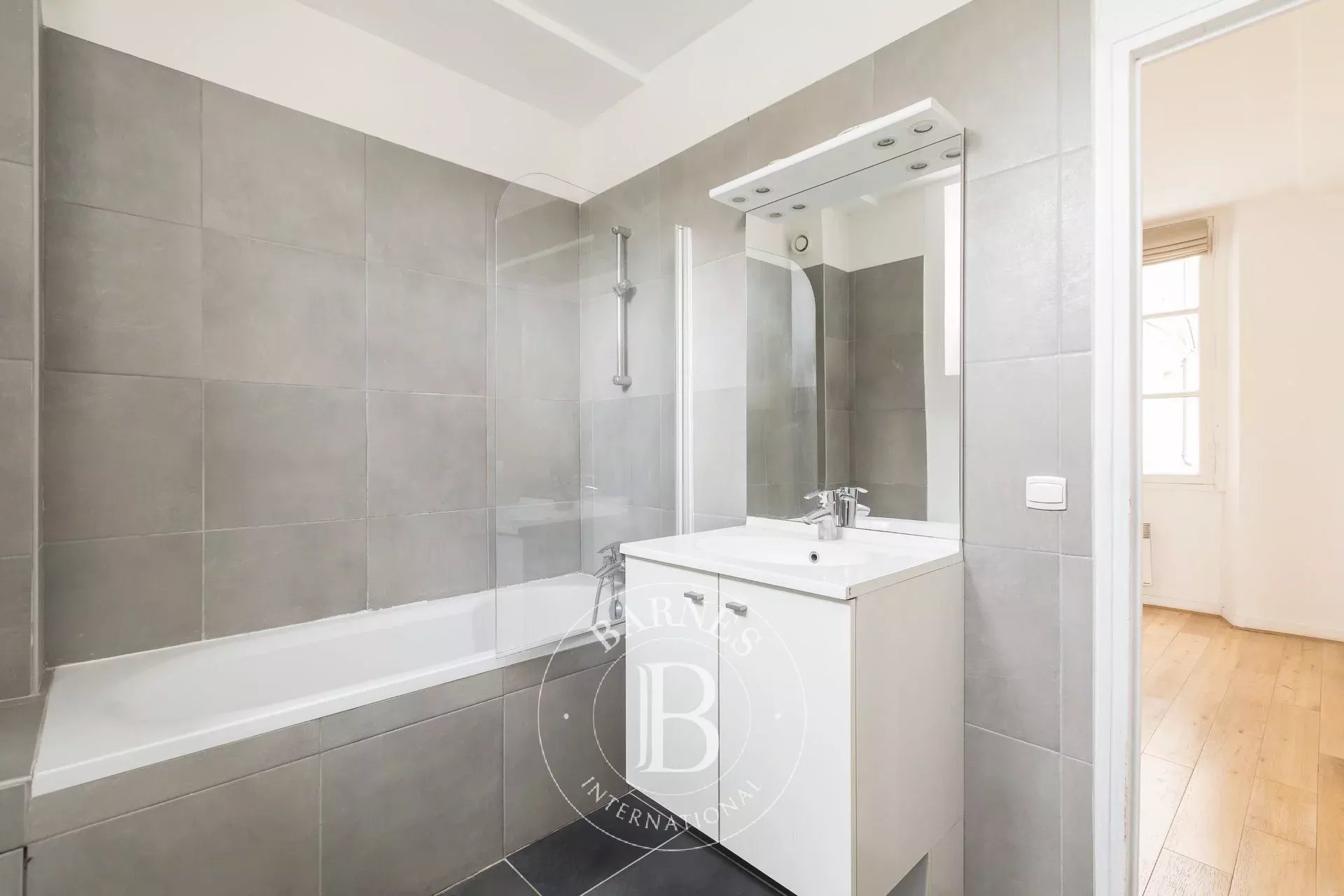 Daire Paris 3ème - picture 10