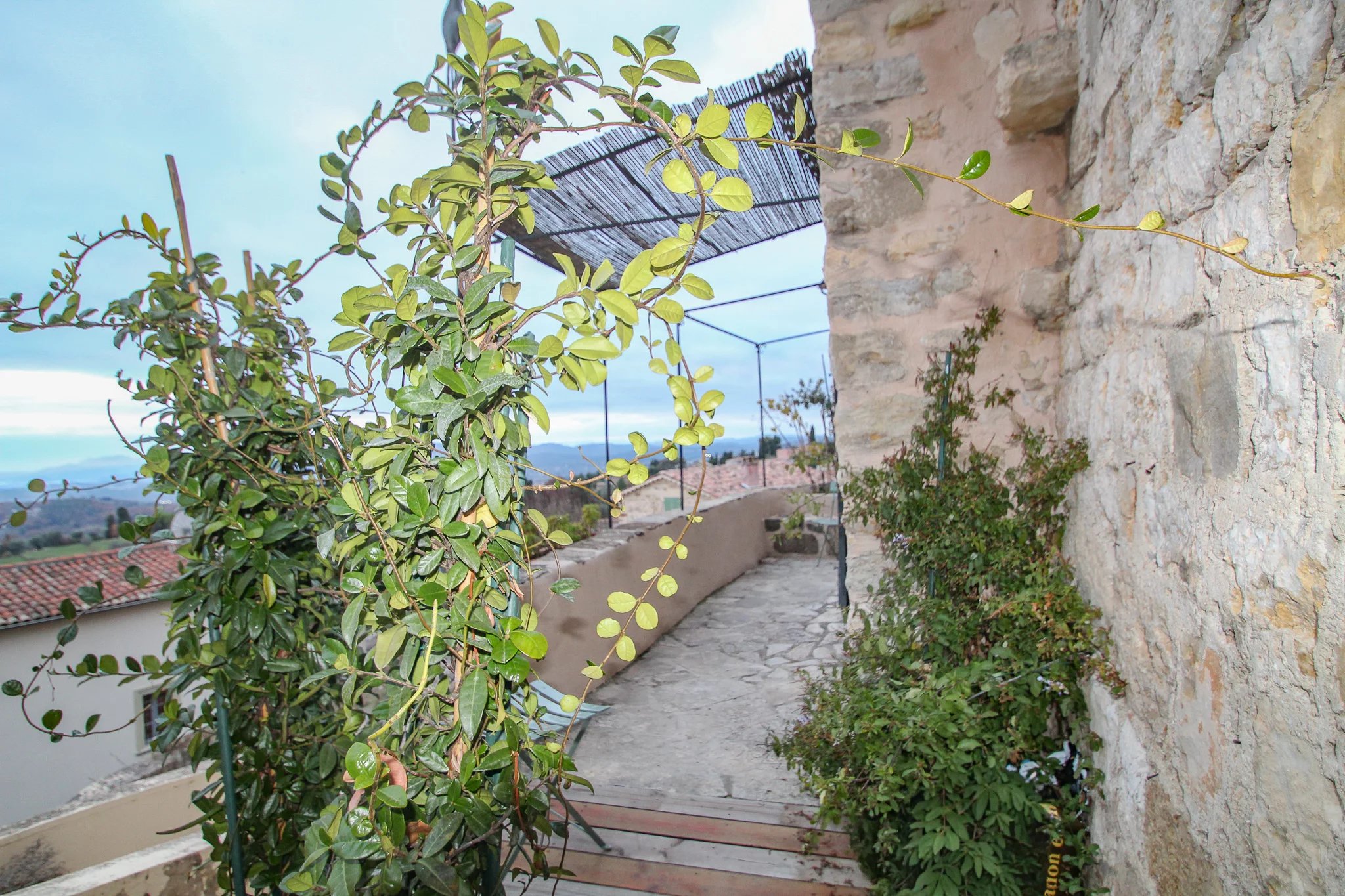 Charmante maison de village vue mer panoramique à Chateauneuf -Grasse. Un véritable rêve!