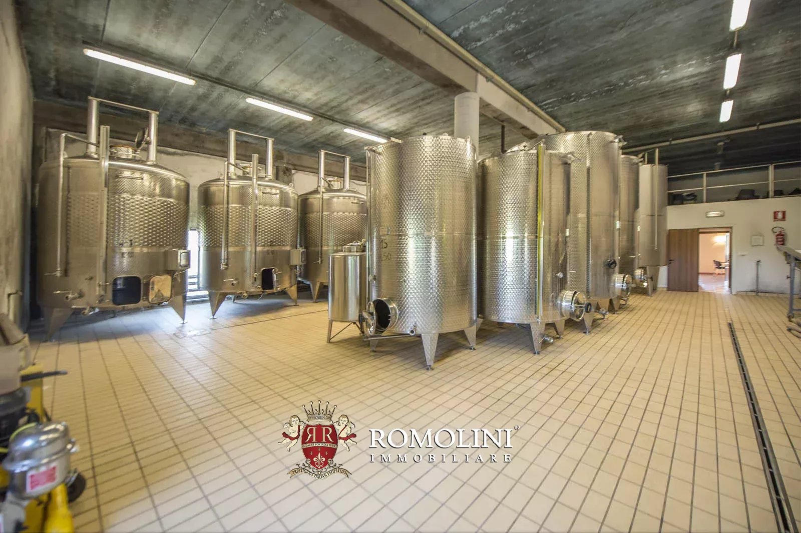 20 Bedroom Vineyard's Image 66