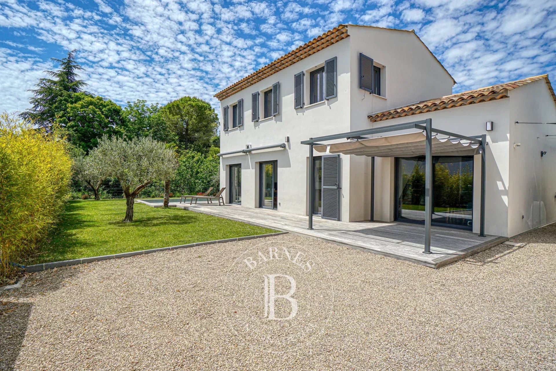 OPIO – Walking distance to the Village of Valbonne – 3 Bedrooms – Pool