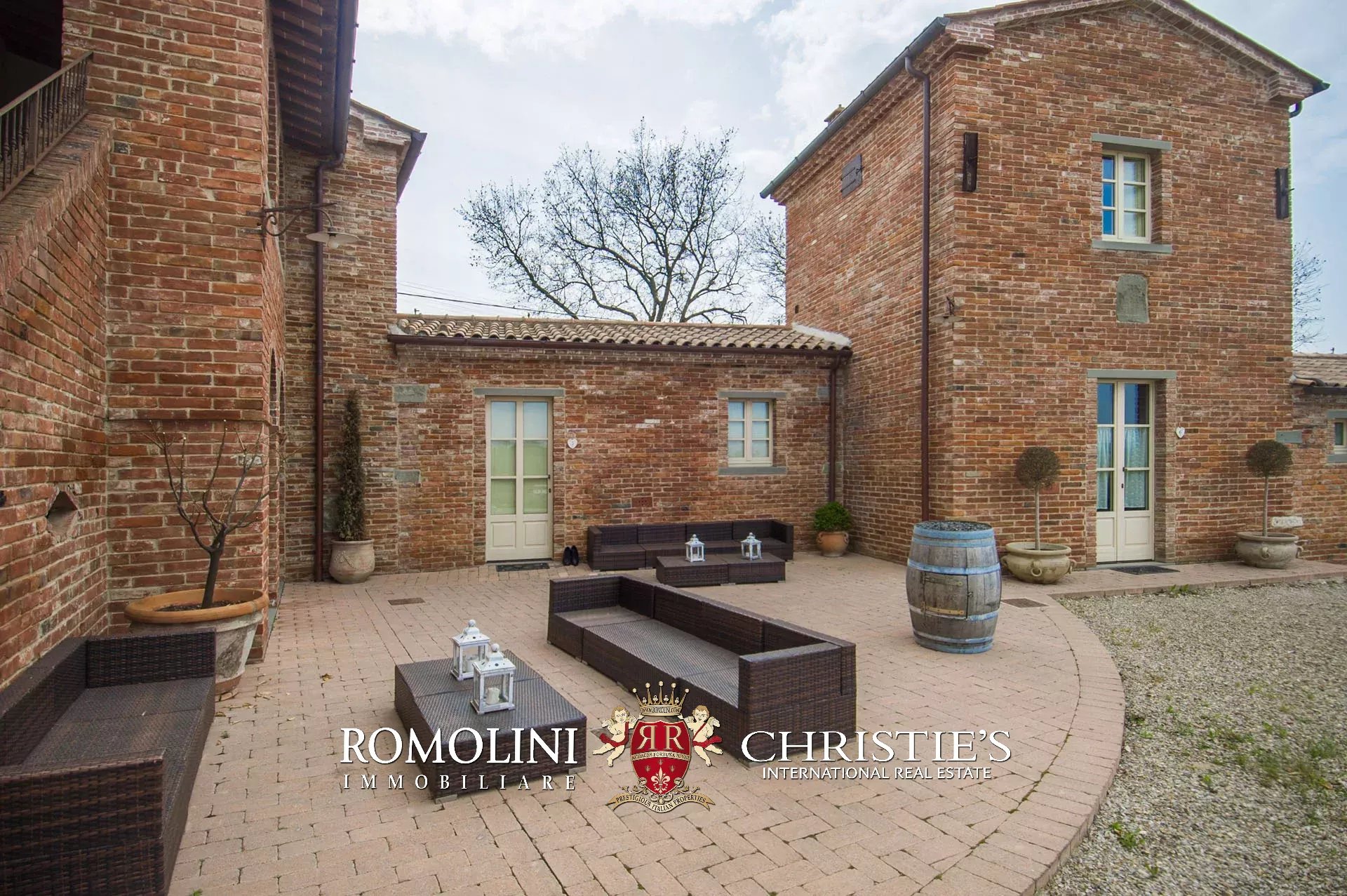 9 Bedroom Villa/Townhouse's Image 9