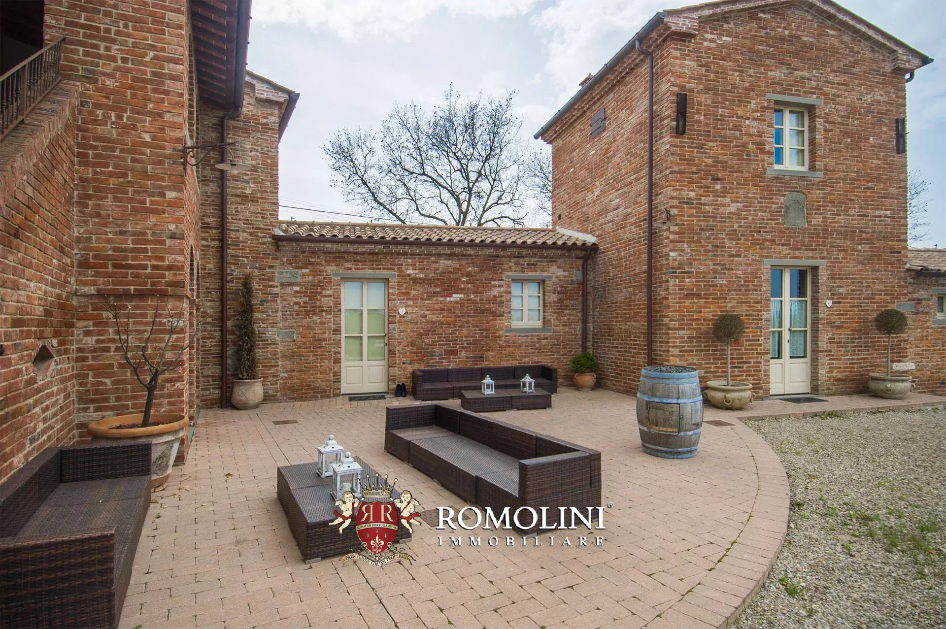 9 Bedroom Villa/Townhouse's Image 9
