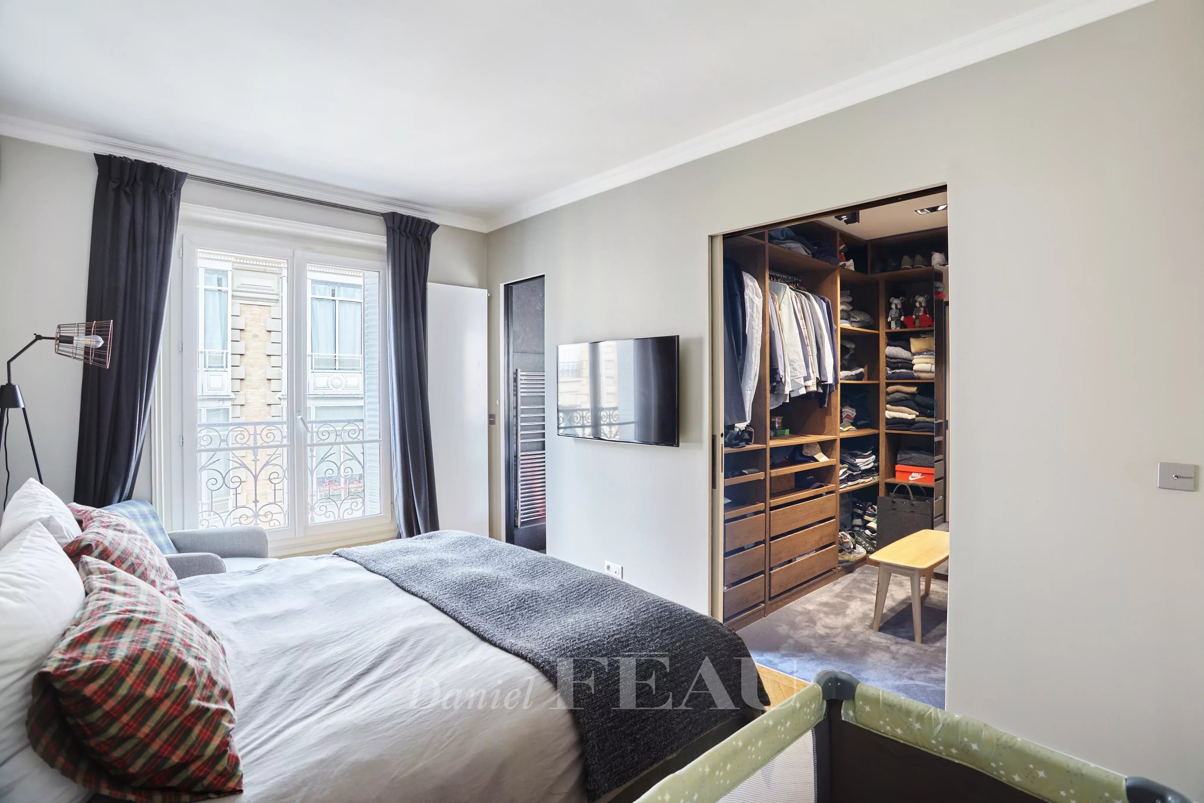 Sale Apartment Paris 16th