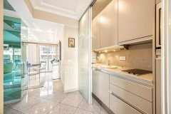 CANNES - CENTER - APARTMENT WITH PARTIAL SEA VIEW — photo 6 of 7